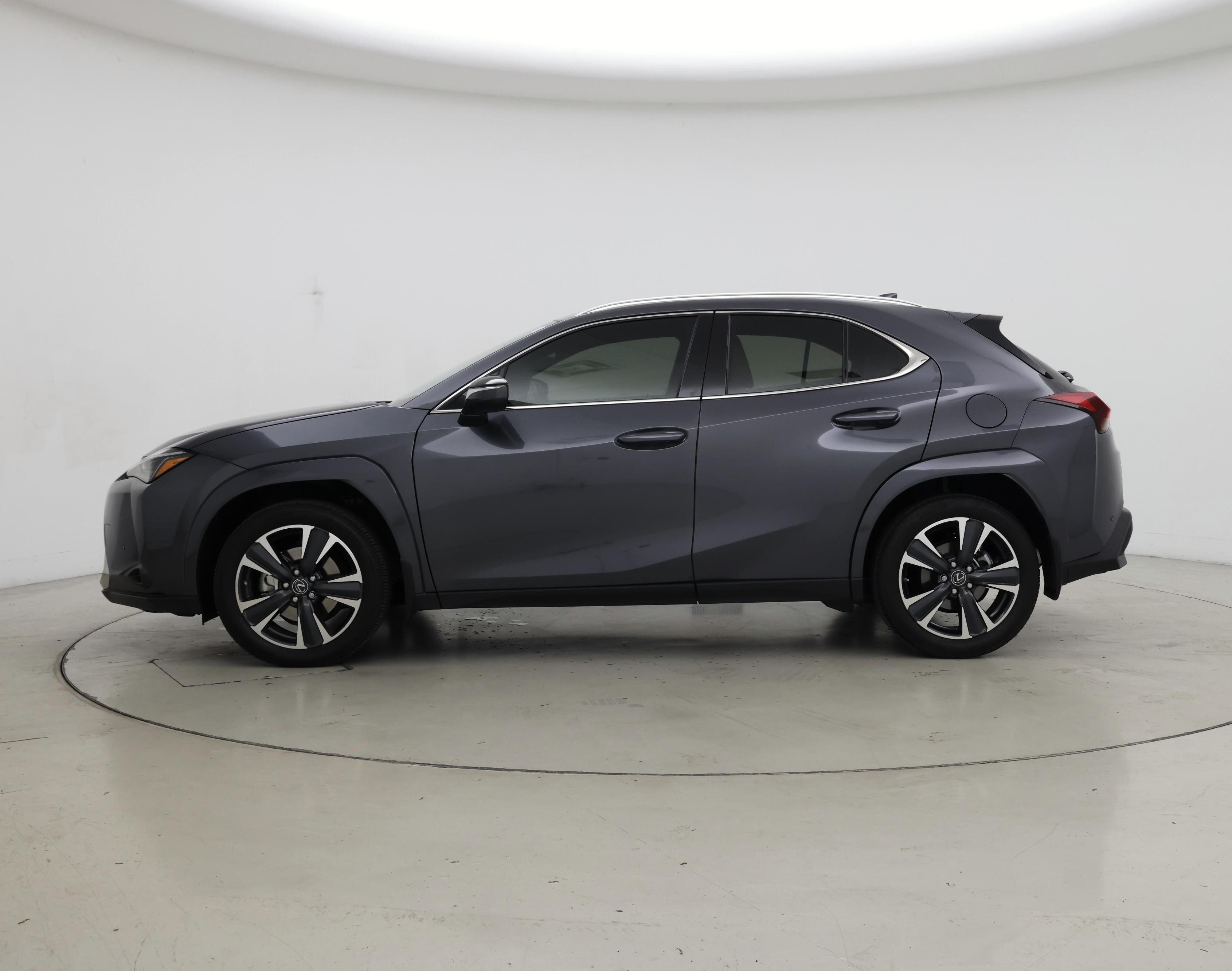 Thumbnail: 2024 Lexus UX - 3