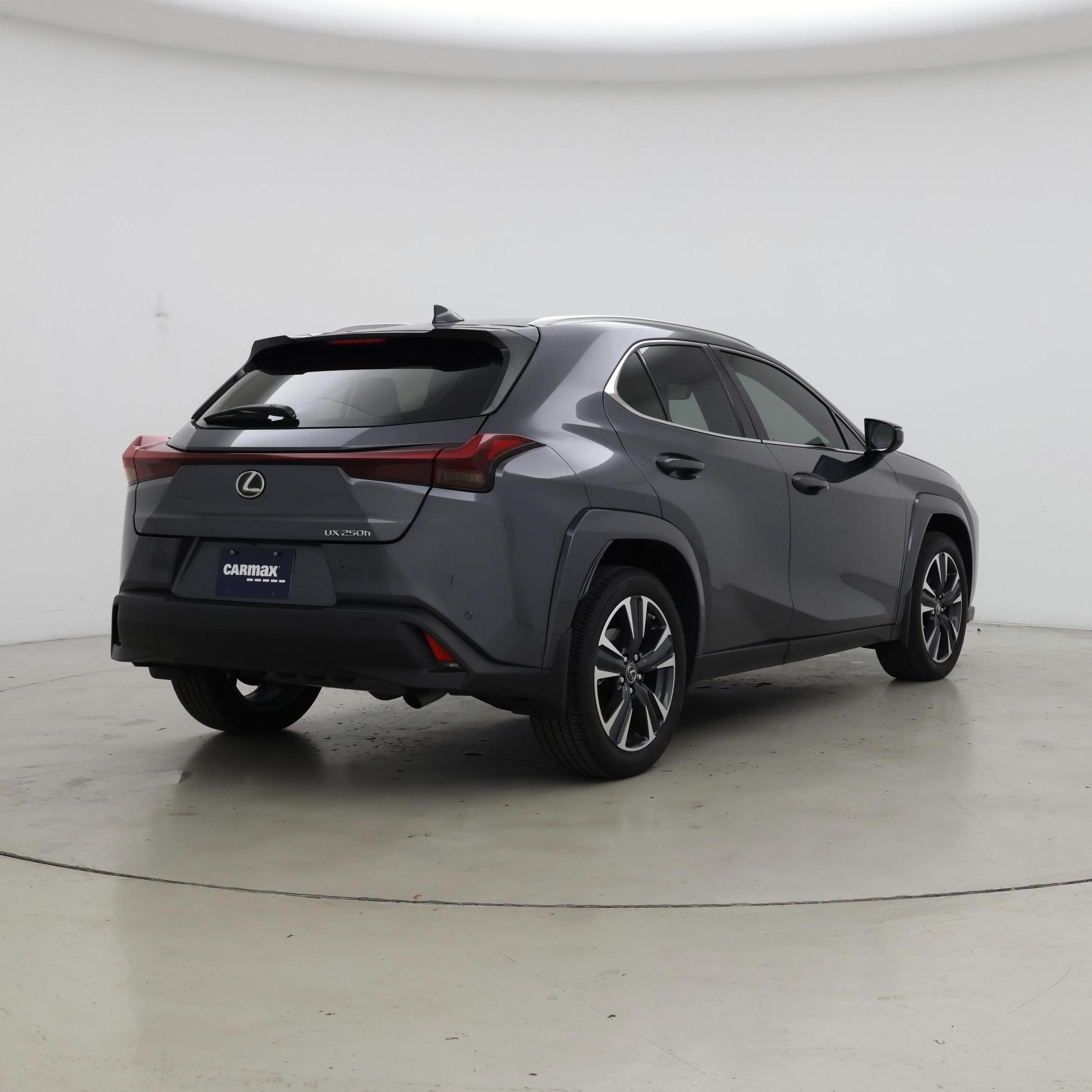 Thumbnail: 2024 Lexus UX - 8