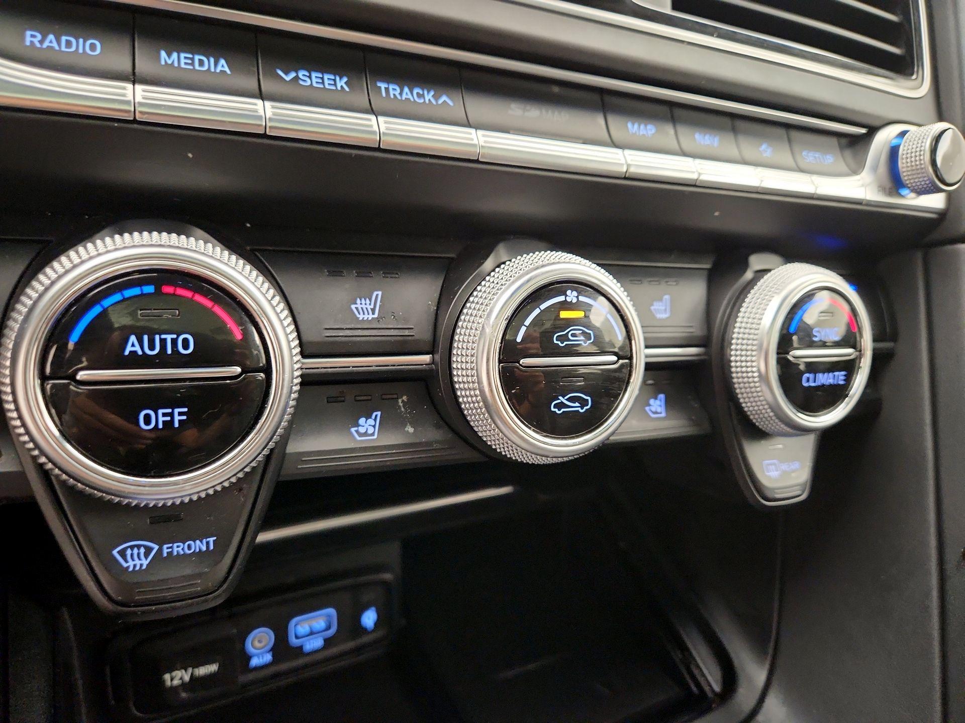 Thumbnail: 2019 Genesis G70 - 17