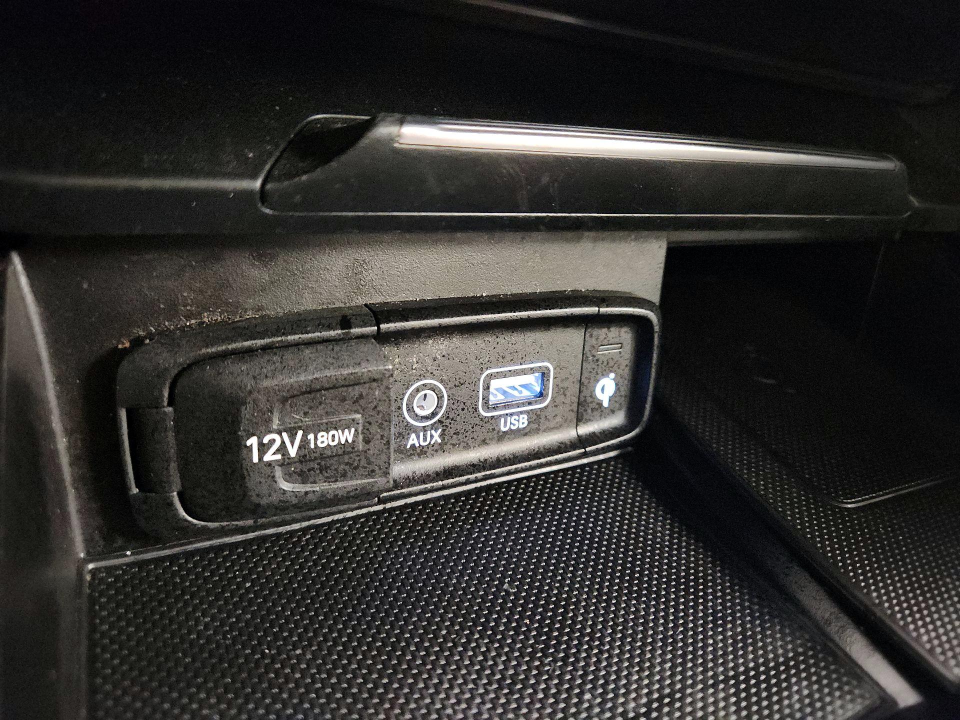 Thumbnail: 2019 Genesis G70 - 19