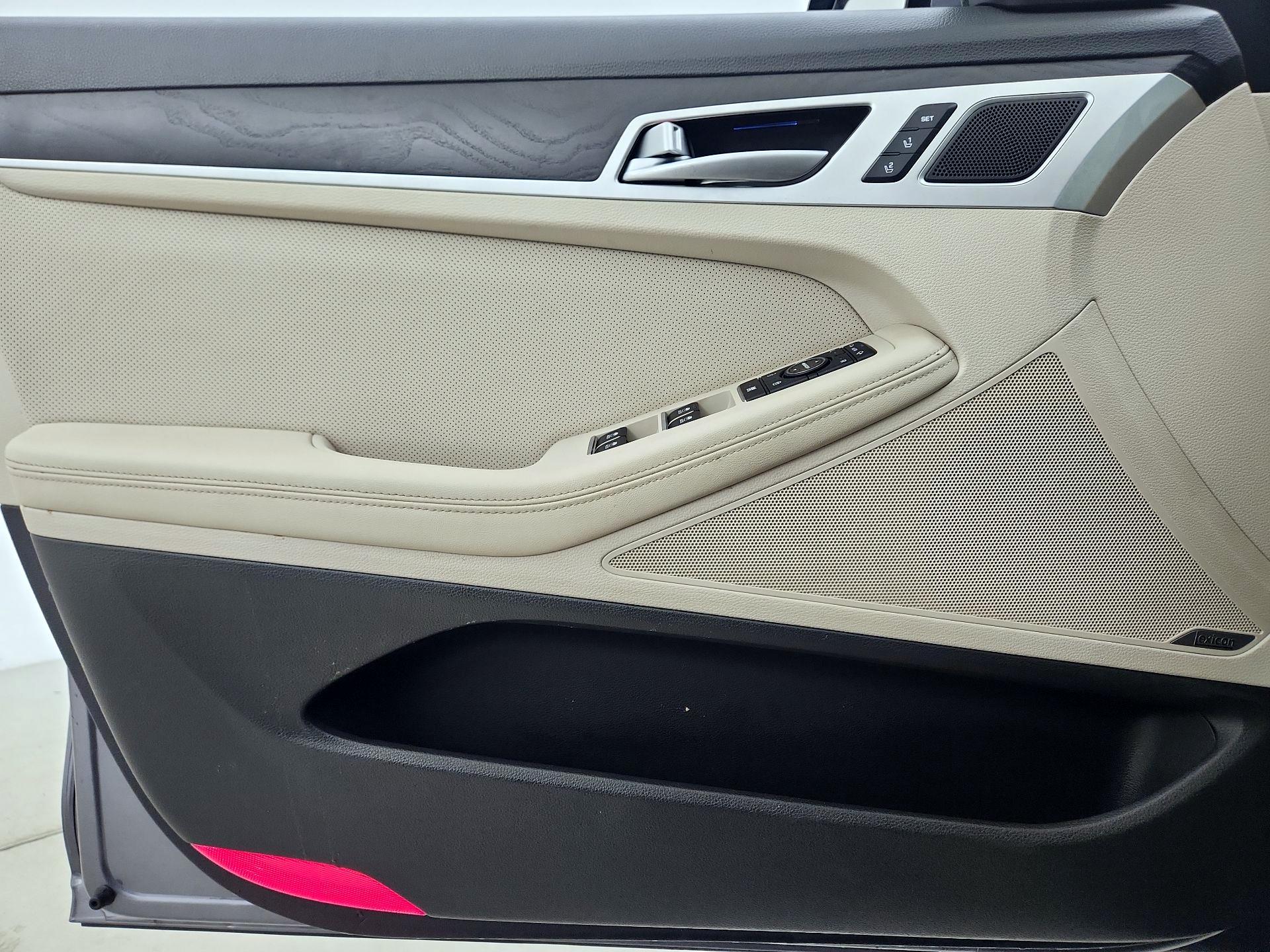 Thumbnail: 2016 Hyundai Genesis - 12