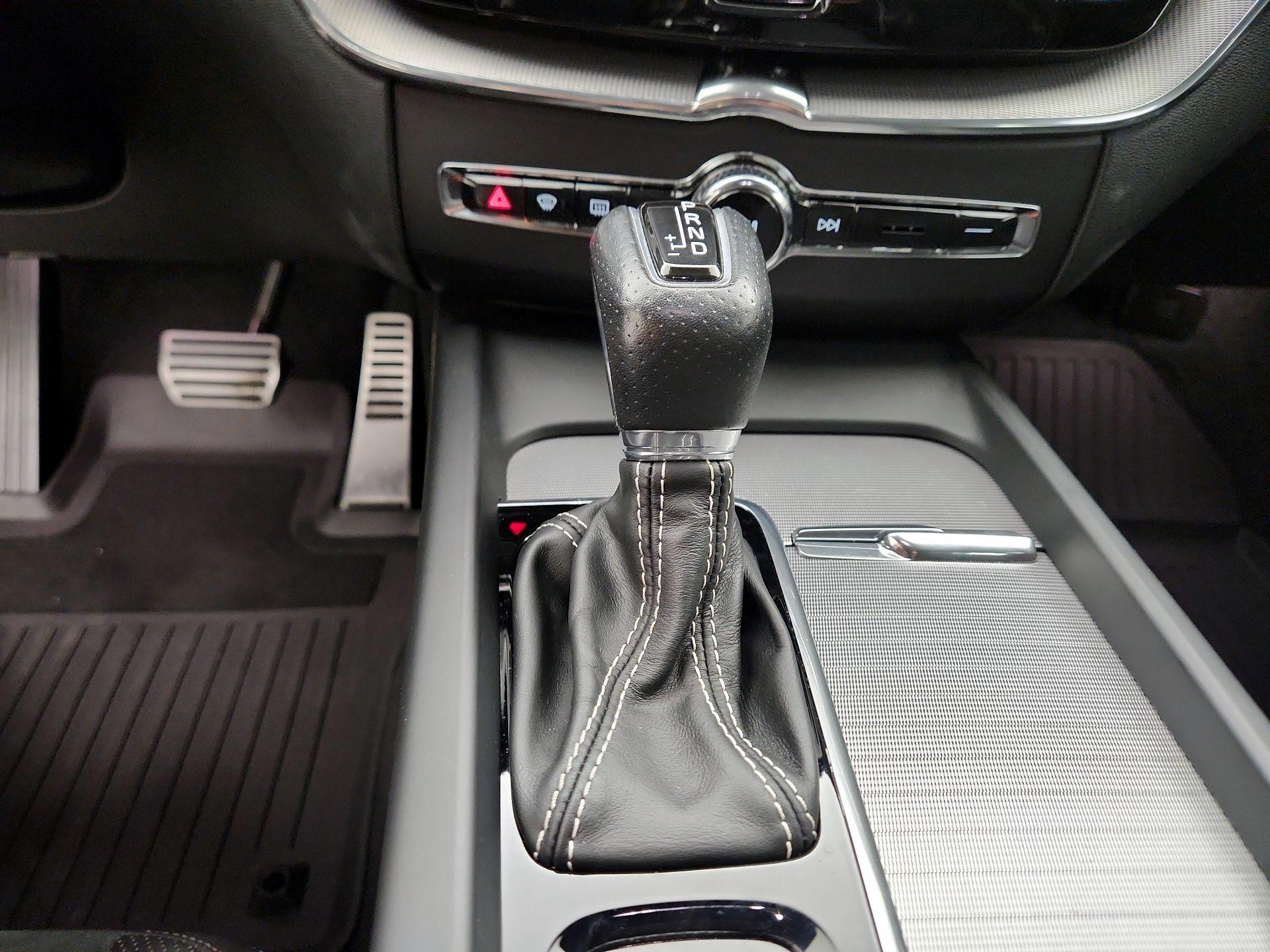 Thumbnail: 2019 Volvo XC60 - 17