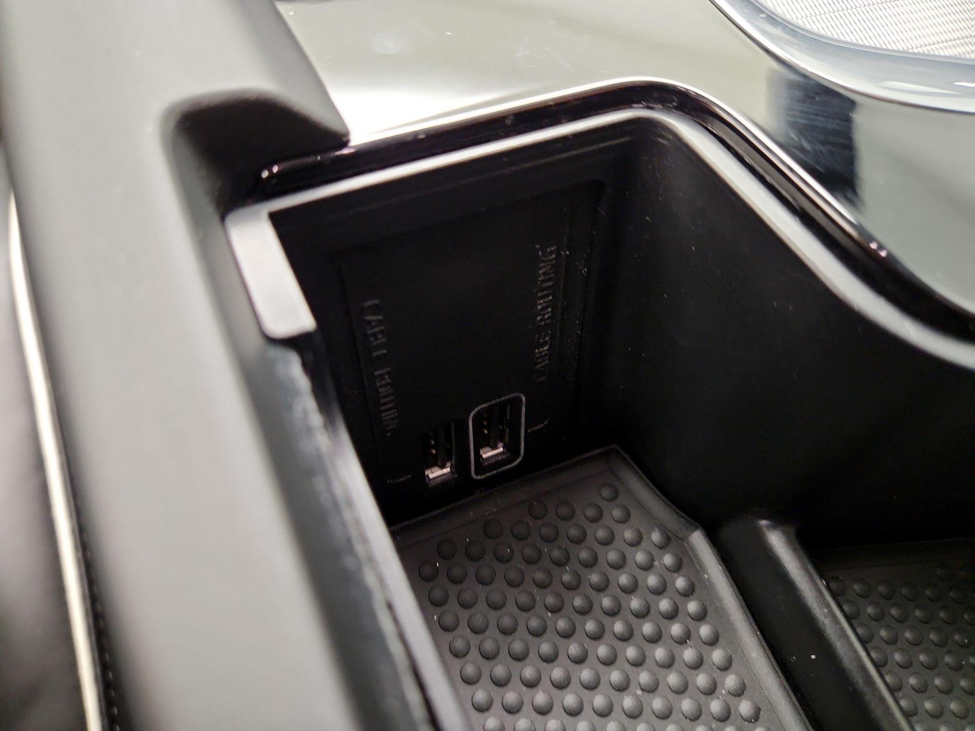 Thumbnail: 2019 Volvo XC60 - 18