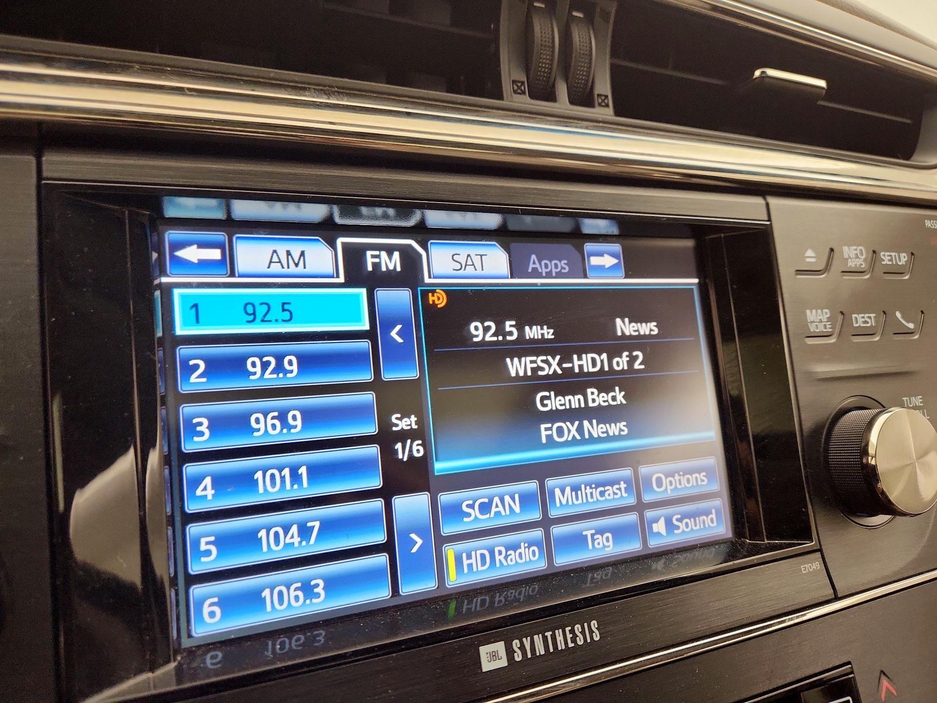 Thumbnail: 2014 Toyota Avalon - 15