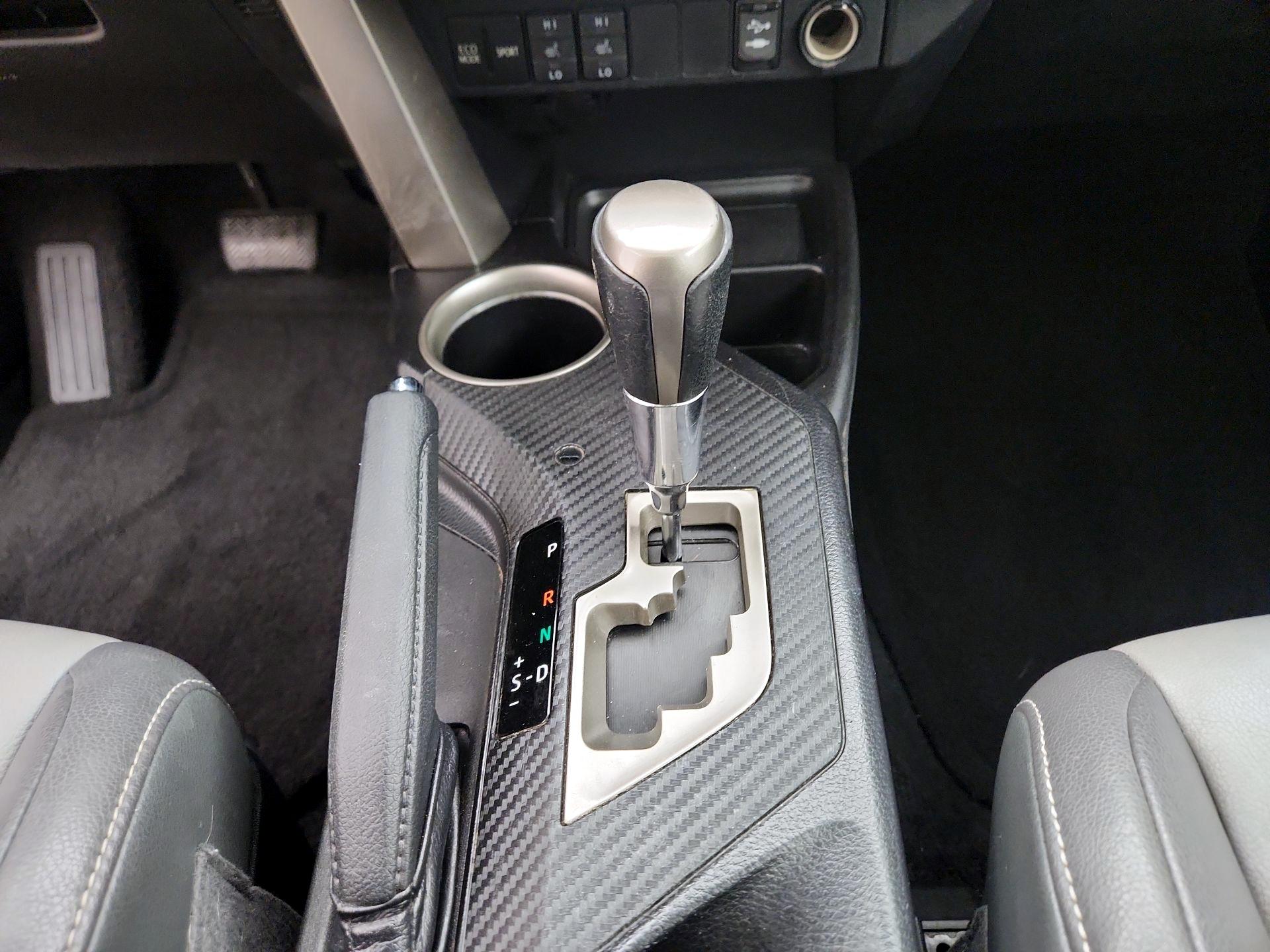 Thumbnail: 2014 Toyota RAV4 - 17