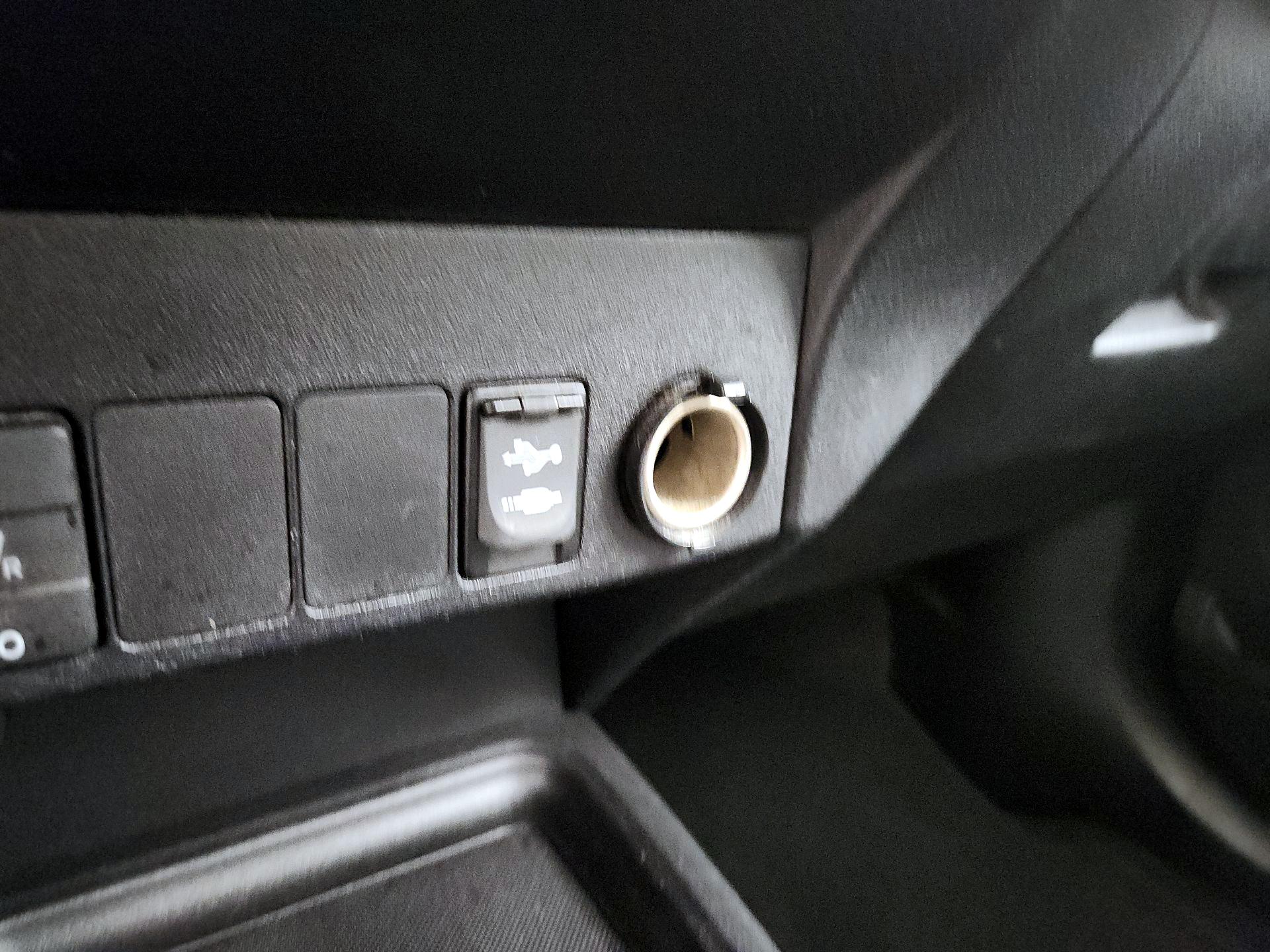 Thumbnail: 2014 Toyota RAV4 - 18