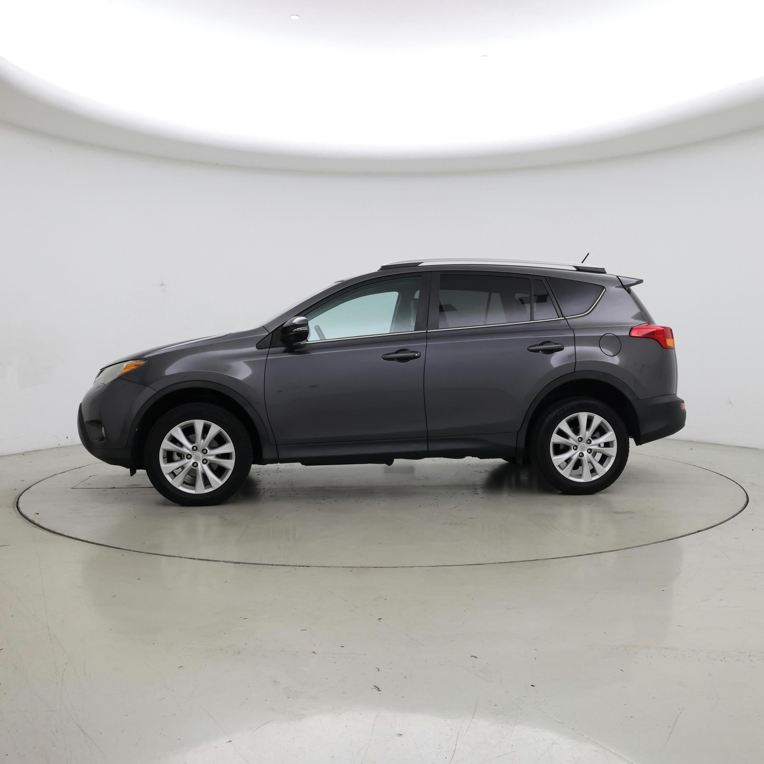 Thumbnail: 2014 Toyota RAV4 - 3