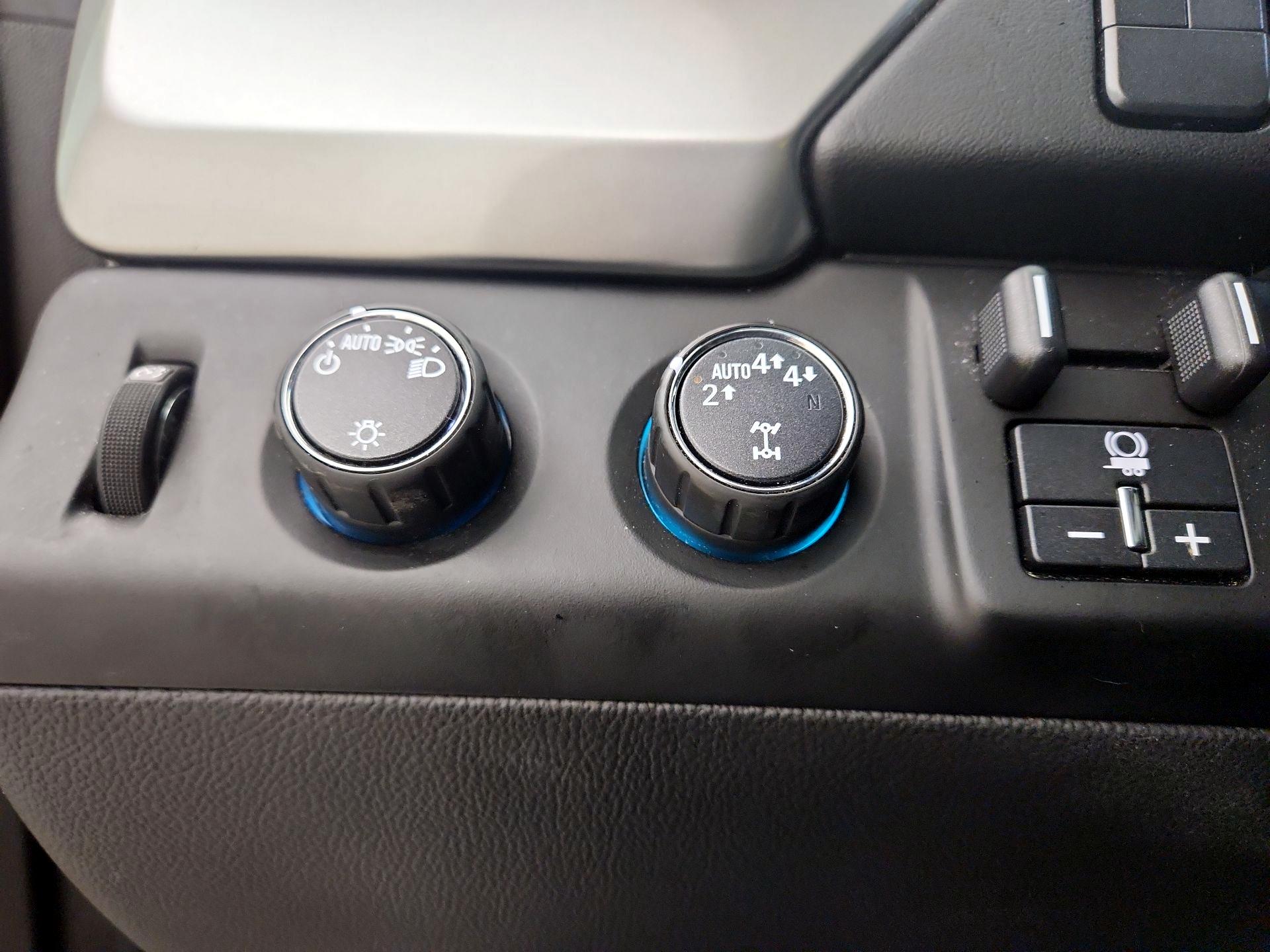 Thumbnail: 2017 Chevrolet Tahoe - 13