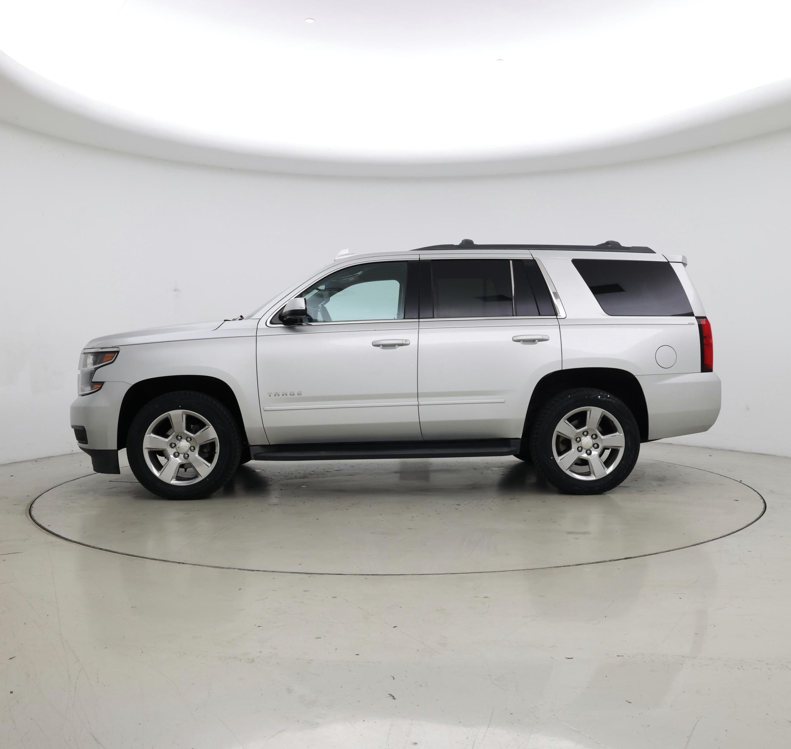 Thumbnail: 2017 Chevrolet Tahoe - 3