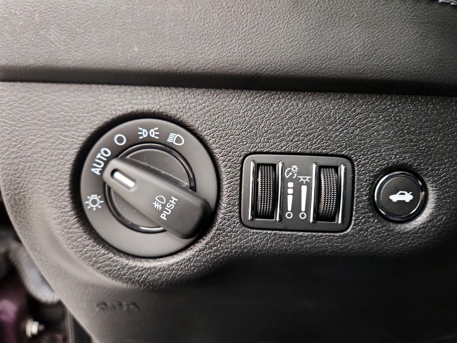 Thumbnail: 2022 Dodge Charger - 13