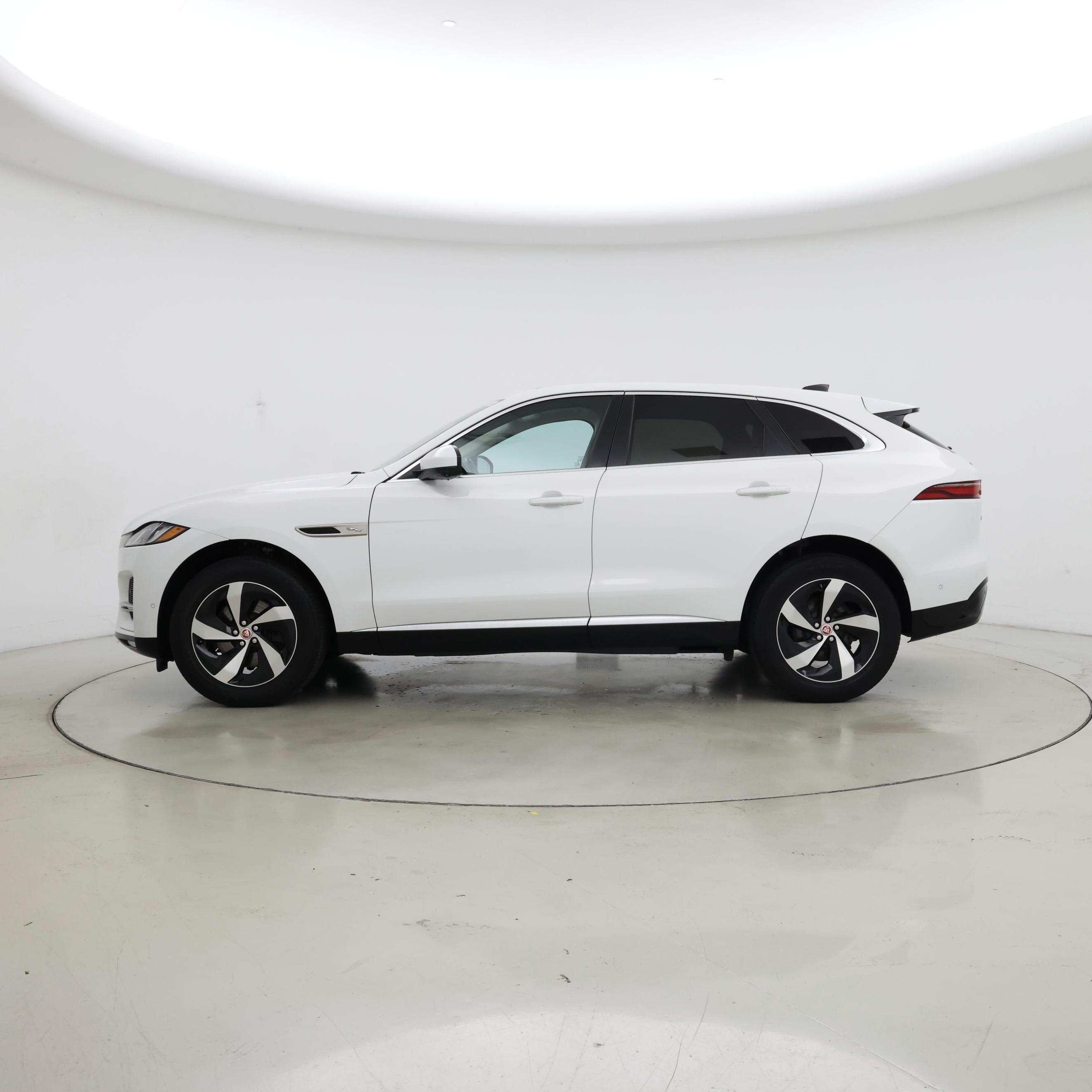 Thumbnail: 2021 Jaguar F-Pace - 3