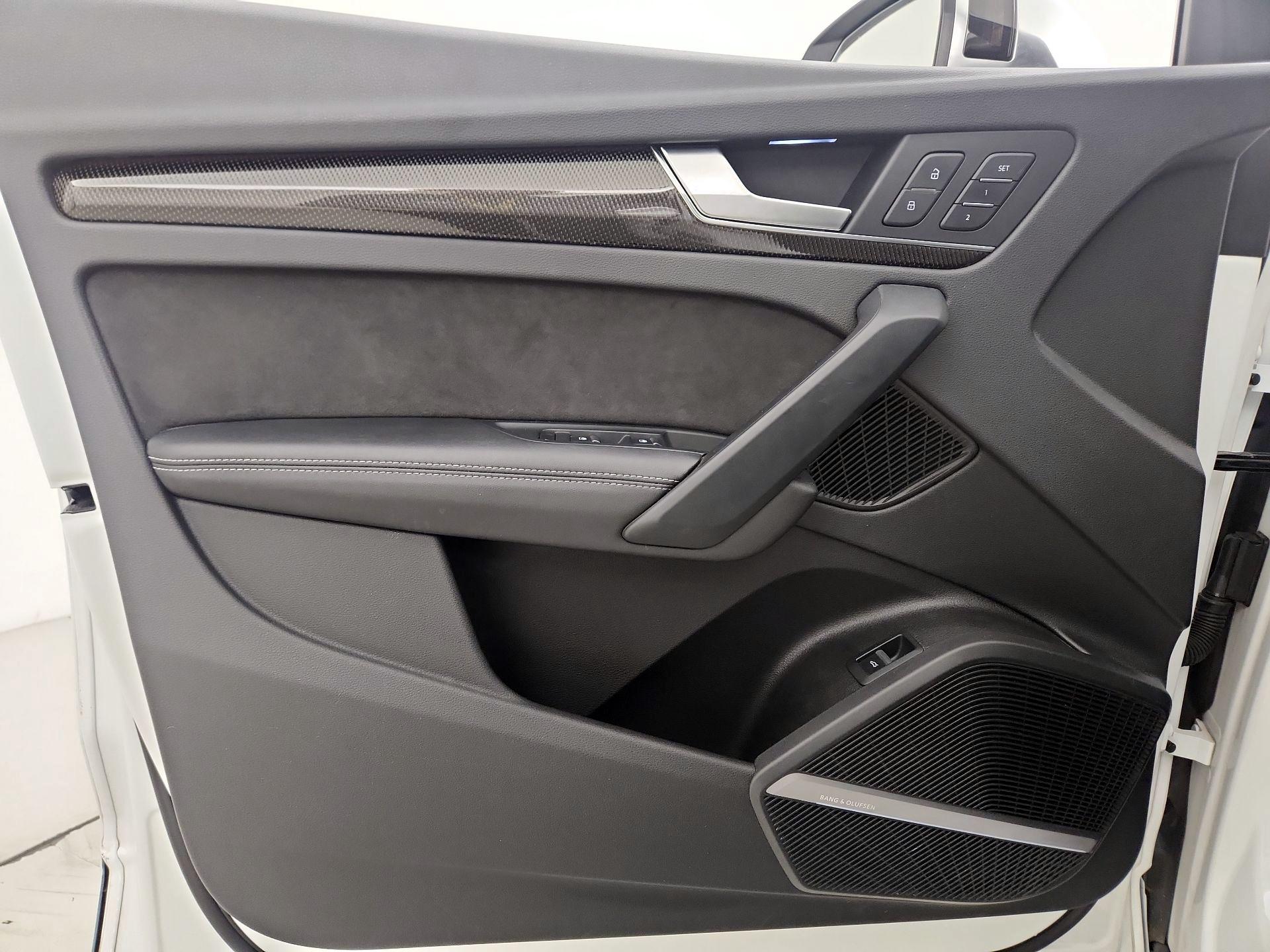 Thumbnail: 2018 Audi SQ5 - 12