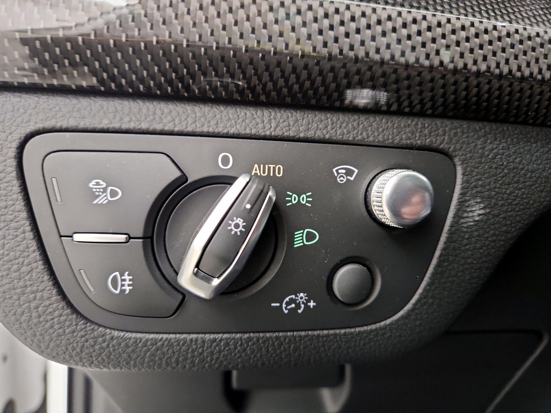 Thumbnail: 2018 Audi SQ5 - 13