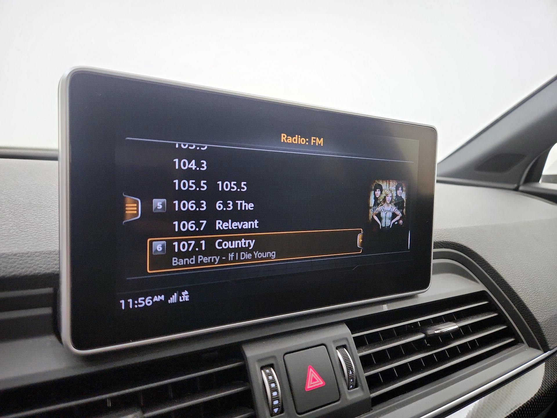 Thumbnail: 2018 Audi SQ5 - 16