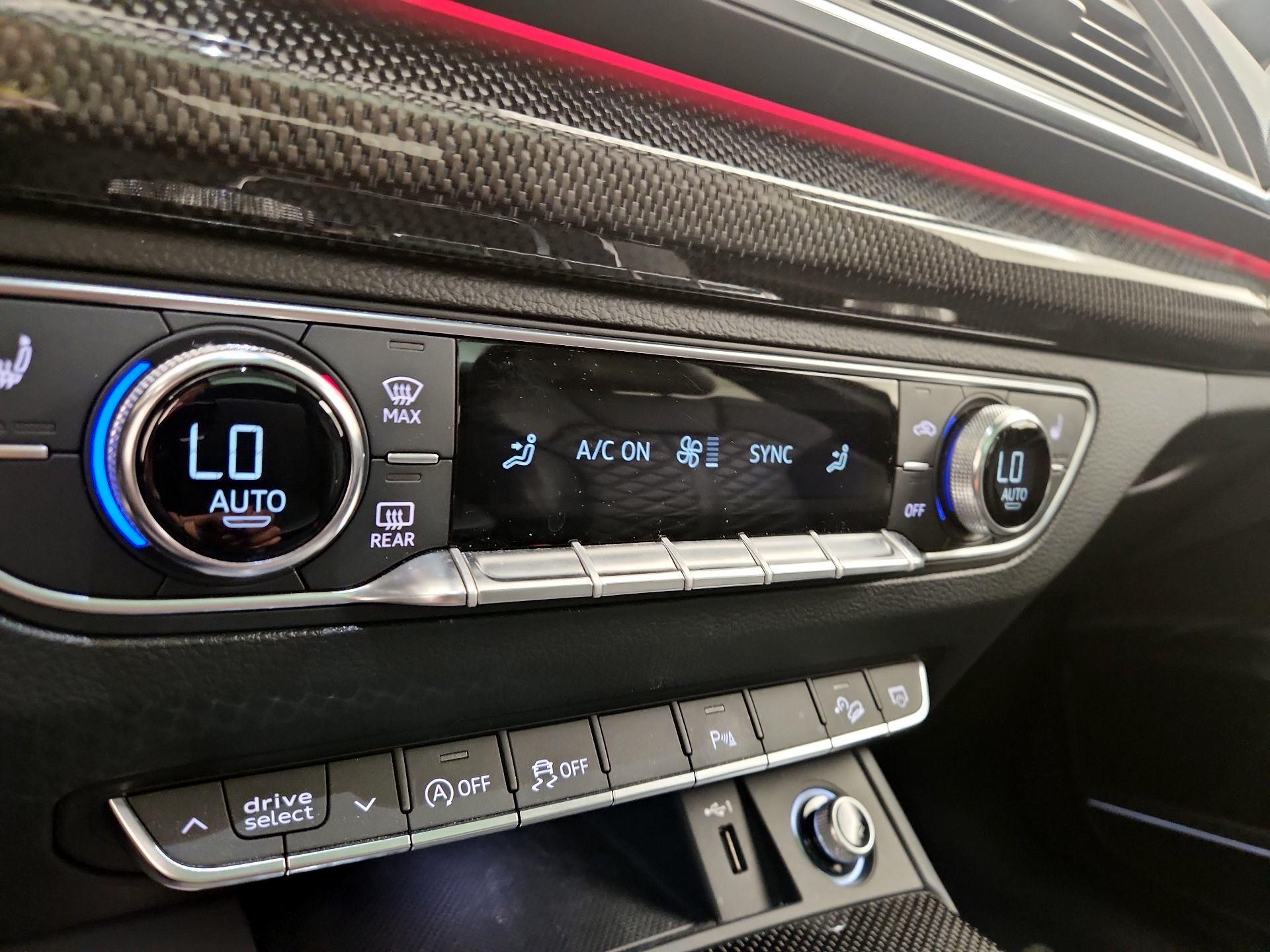 Thumbnail: 2018 Audi SQ5 - 17