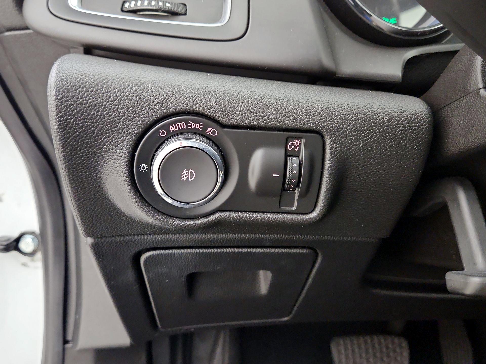 Thumbnail: 2016 Buick Cascada - 13