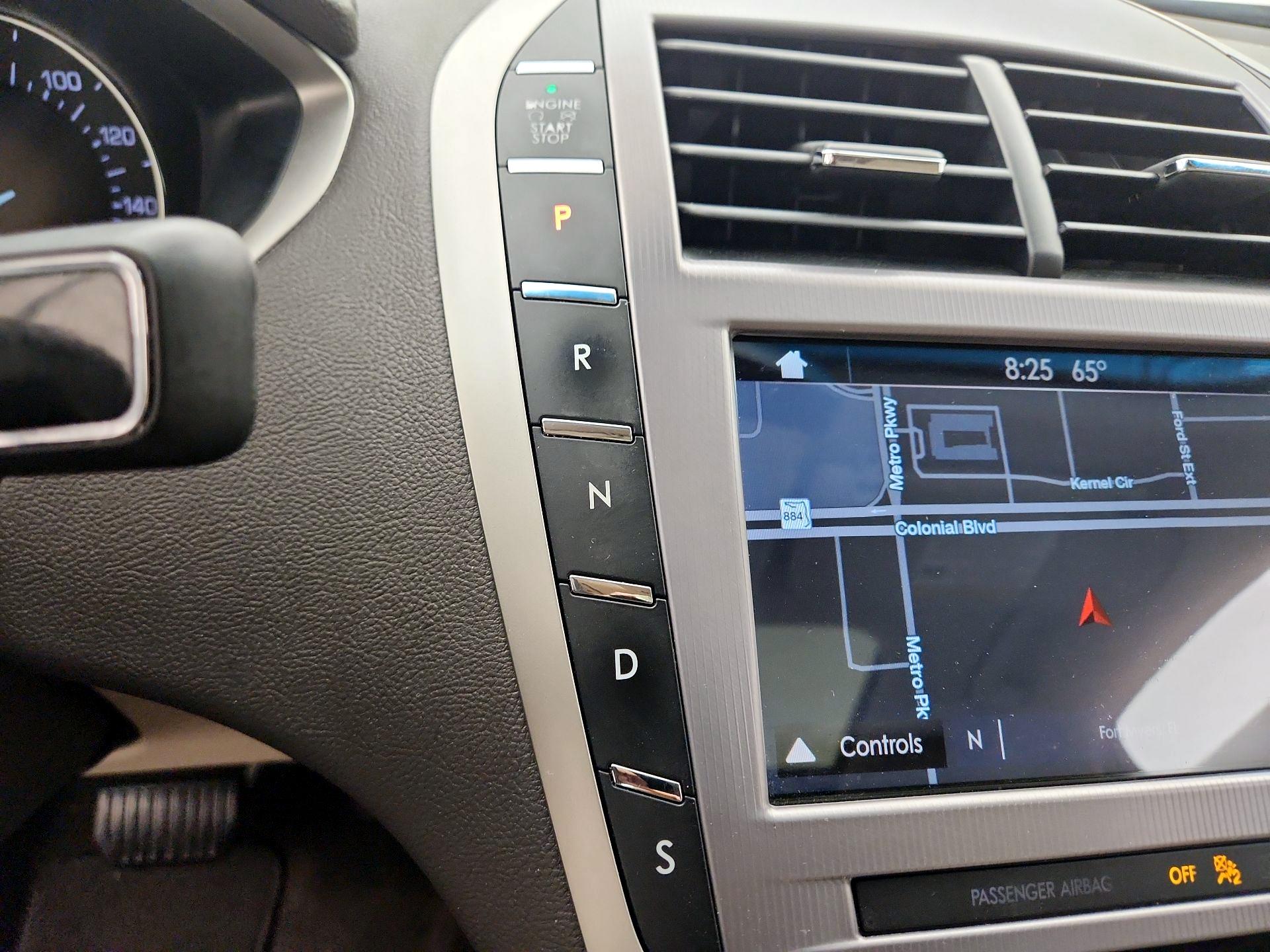 Thumbnail: 2019 Lincoln MKZ - 18