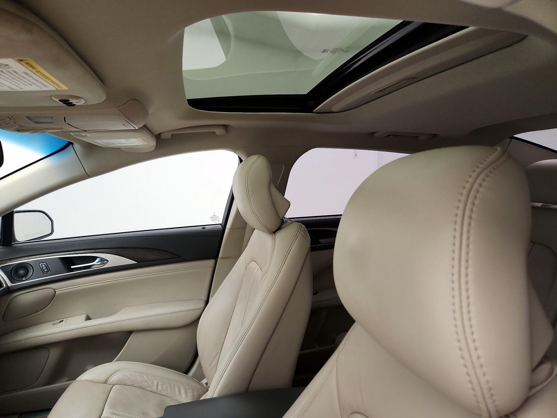 Thumbnail: 2019 Lincoln MKZ - 20