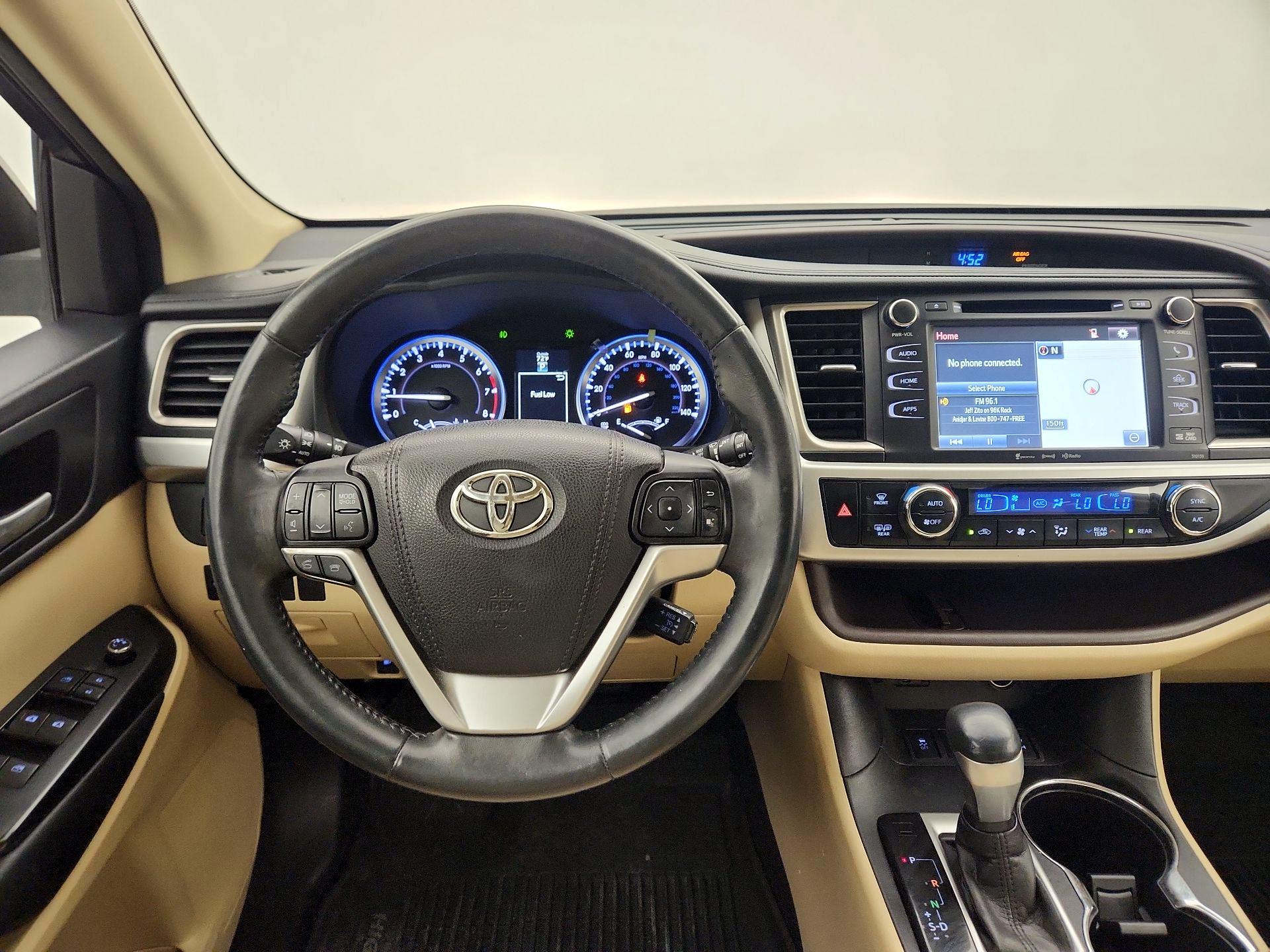 Thumbnail: 2016 Toyota Highlander - 10