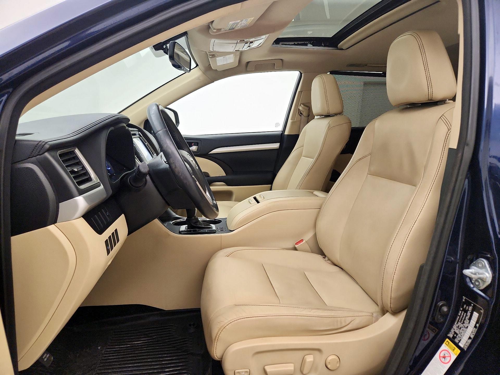 Thumbnail: 2016 Toyota Highlander - 11