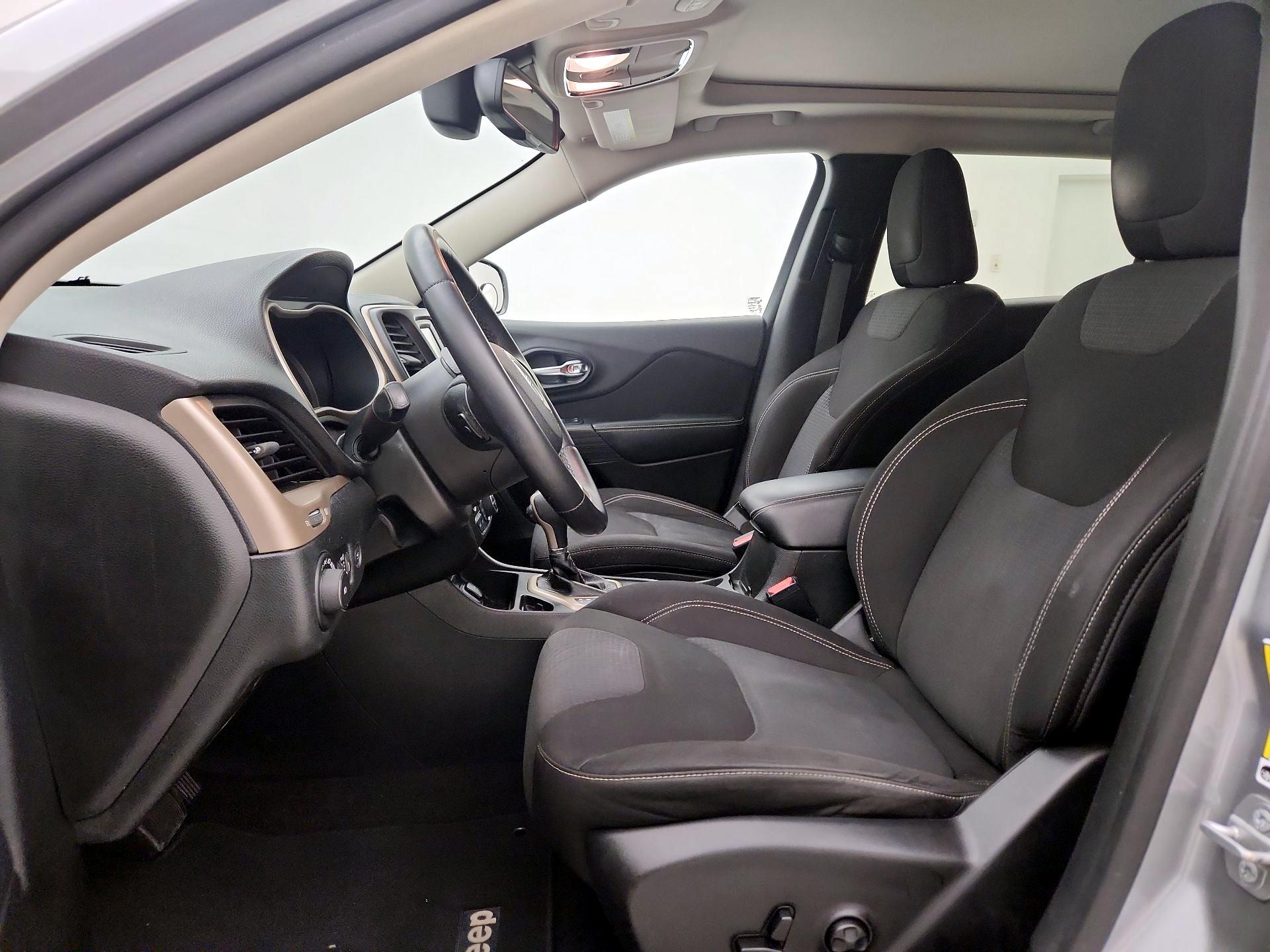 Thumbnail: 2015 Jeep Cherokee - 11