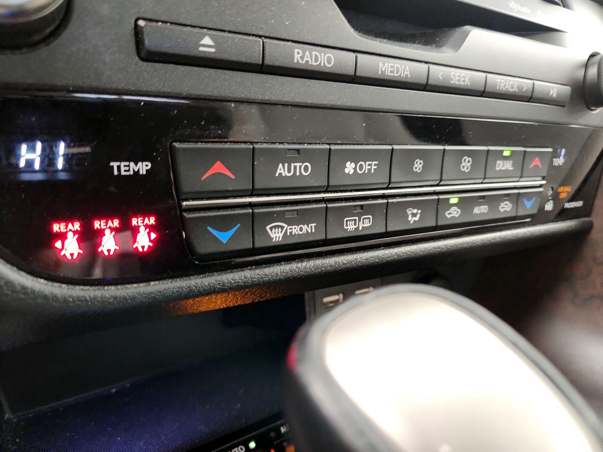 Thumbnail: 2020 Lexus RX - 17