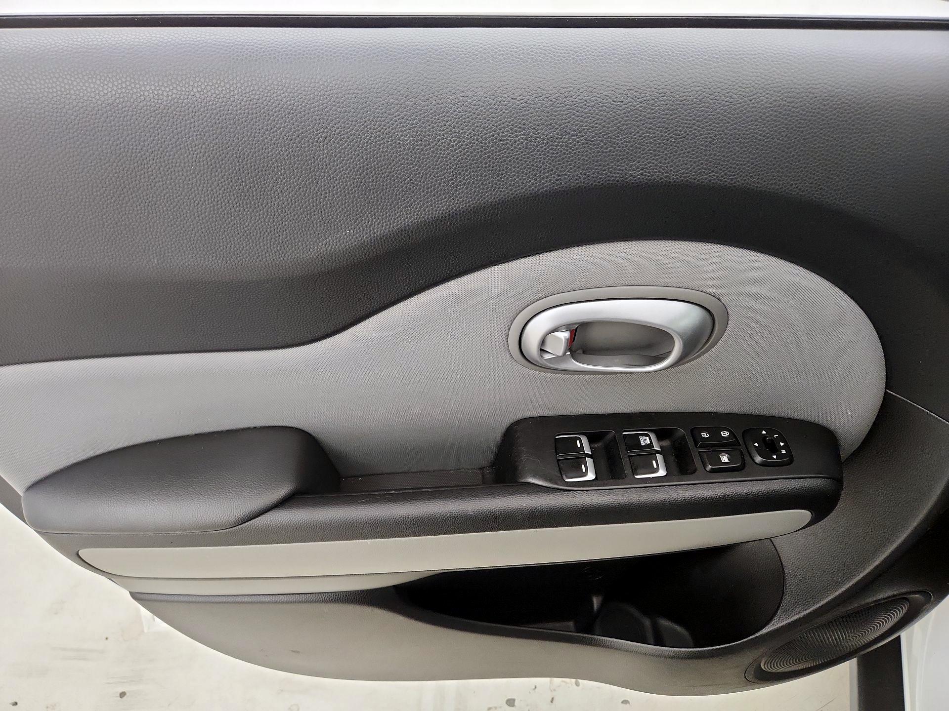 Thumbnail: 2018 Kia Soul - 12