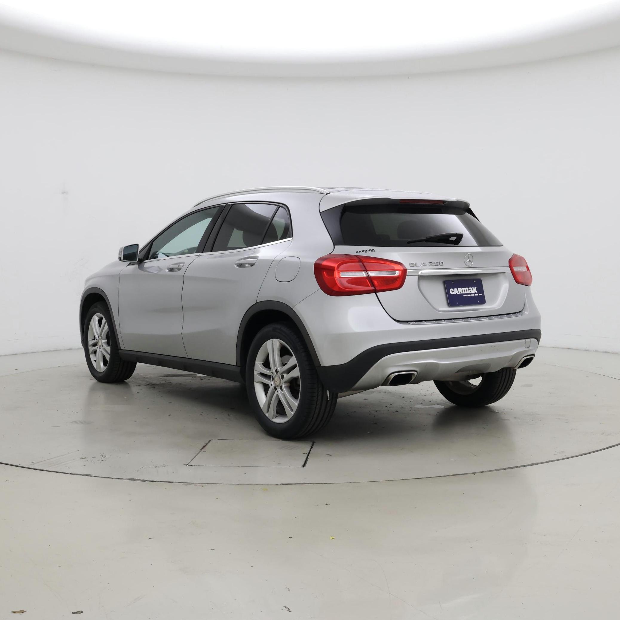 Thumbnail: 2017 Mercedes-Benz GLA - 2