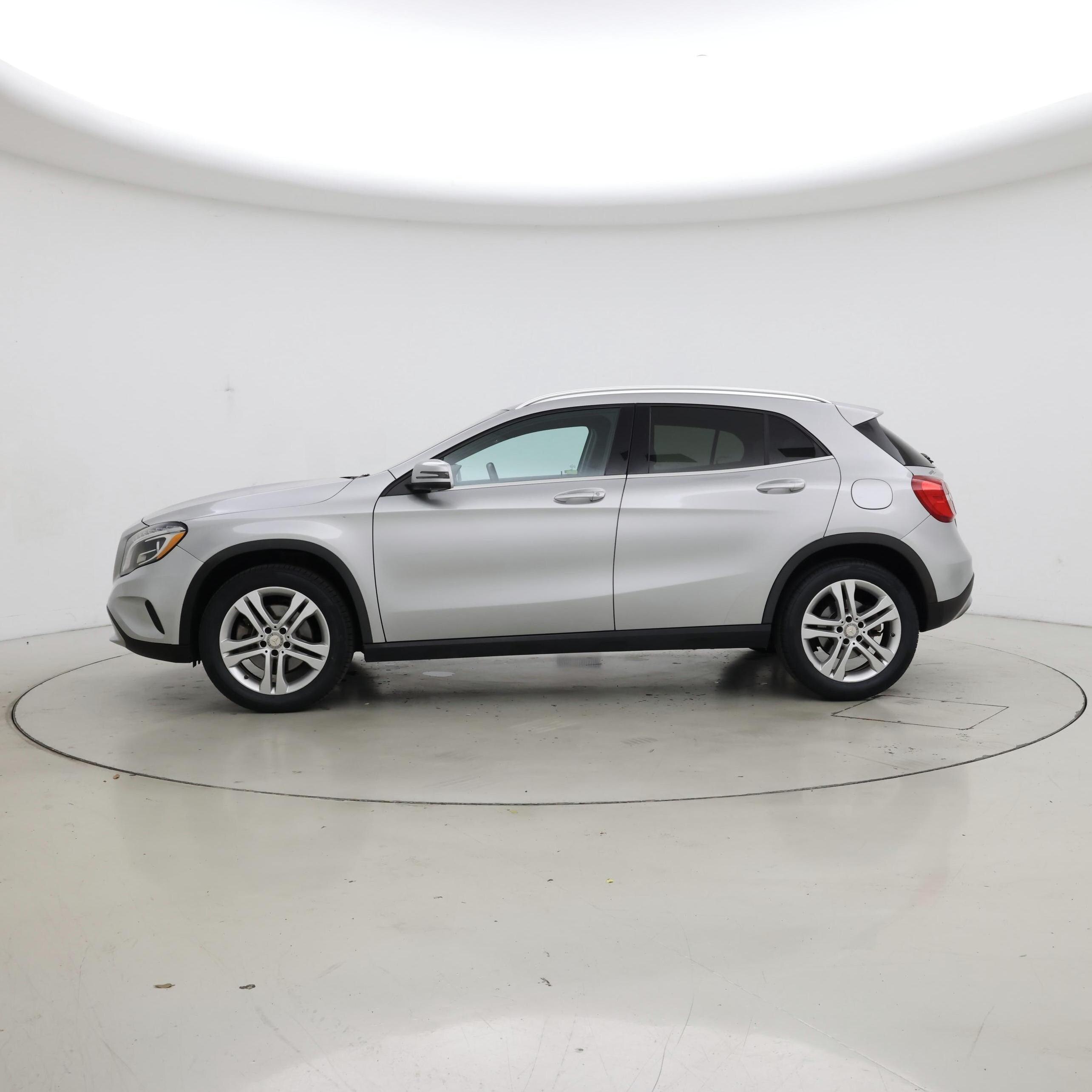Thumbnail: 2017 Mercedes-Benz GLA - 3