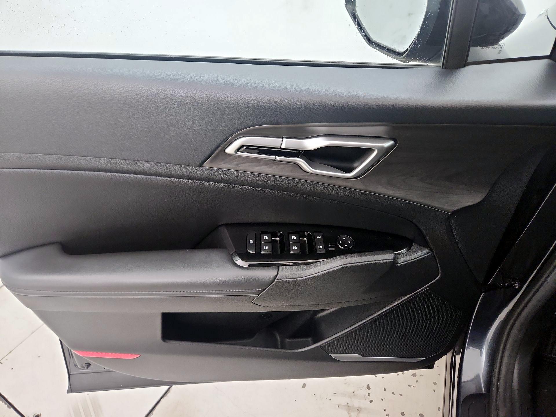 Thumbnail: 2023 Kia Sportage - 12