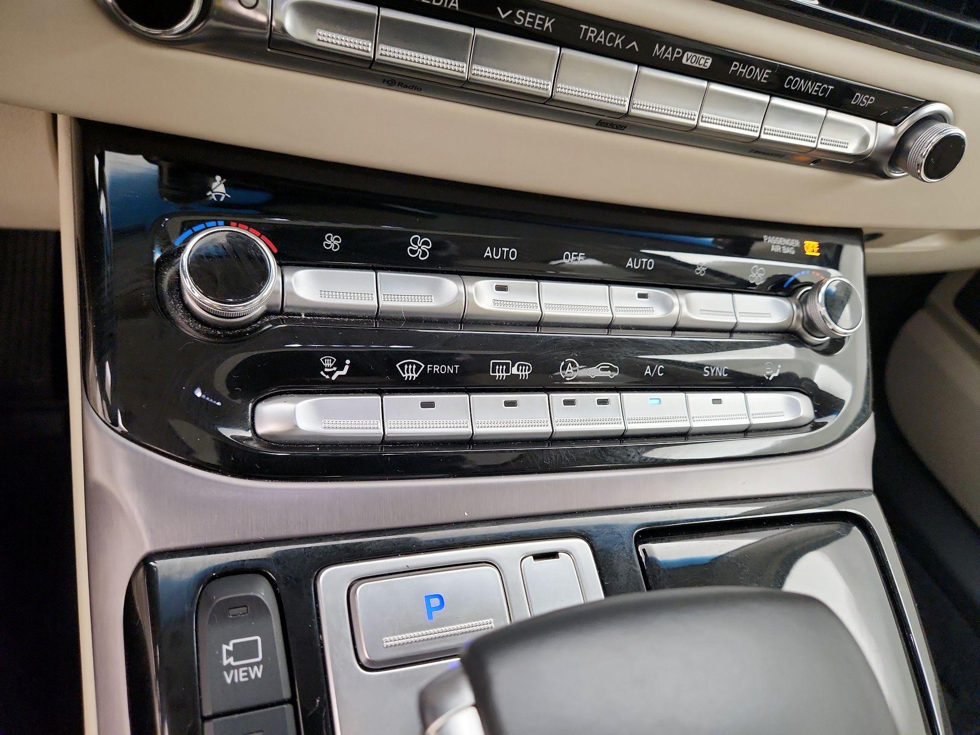 Thumbnail: 2019 Genesis G90 - 16