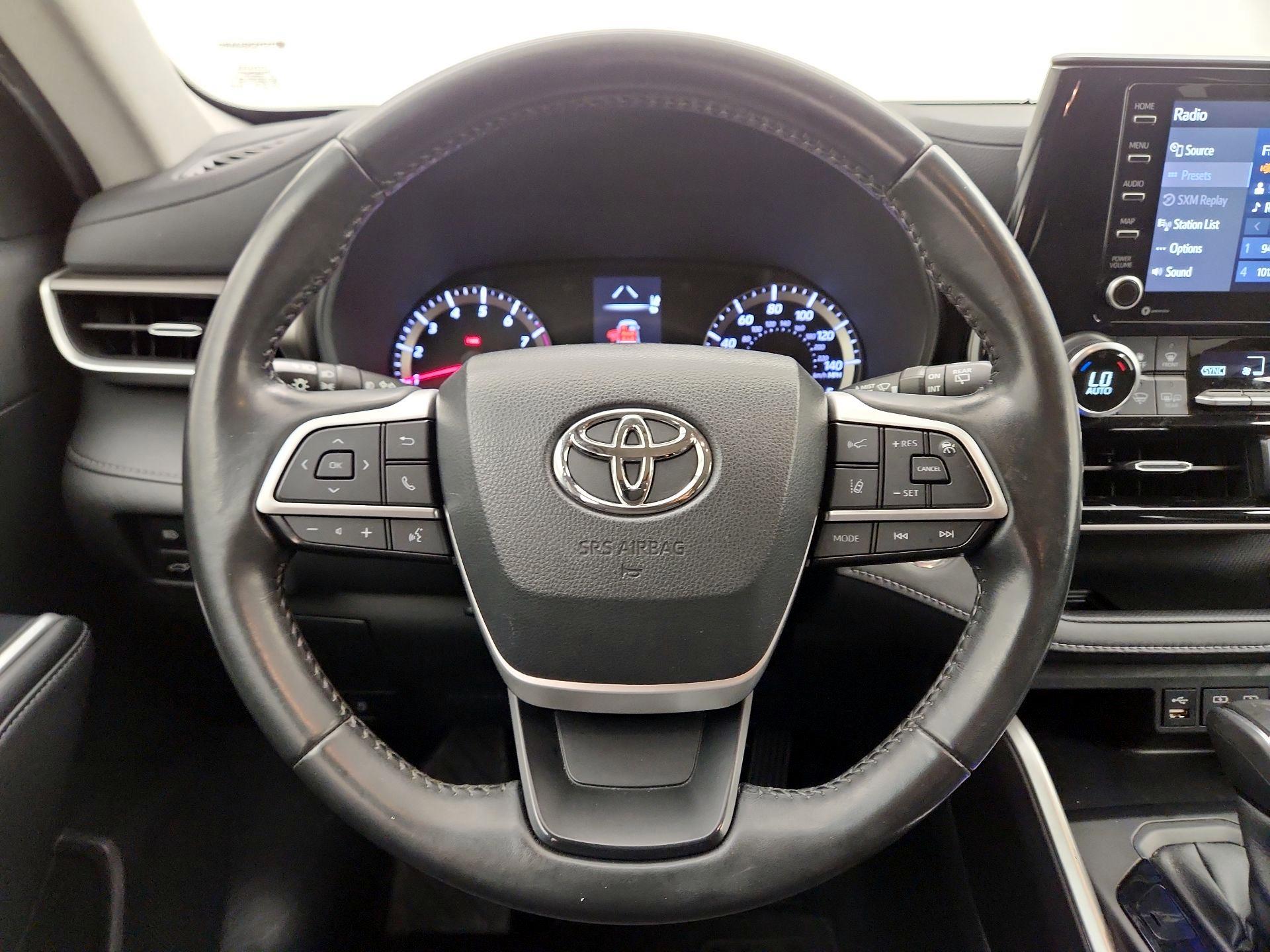 Thumbnail: 2022 Toyota Highlander - 10