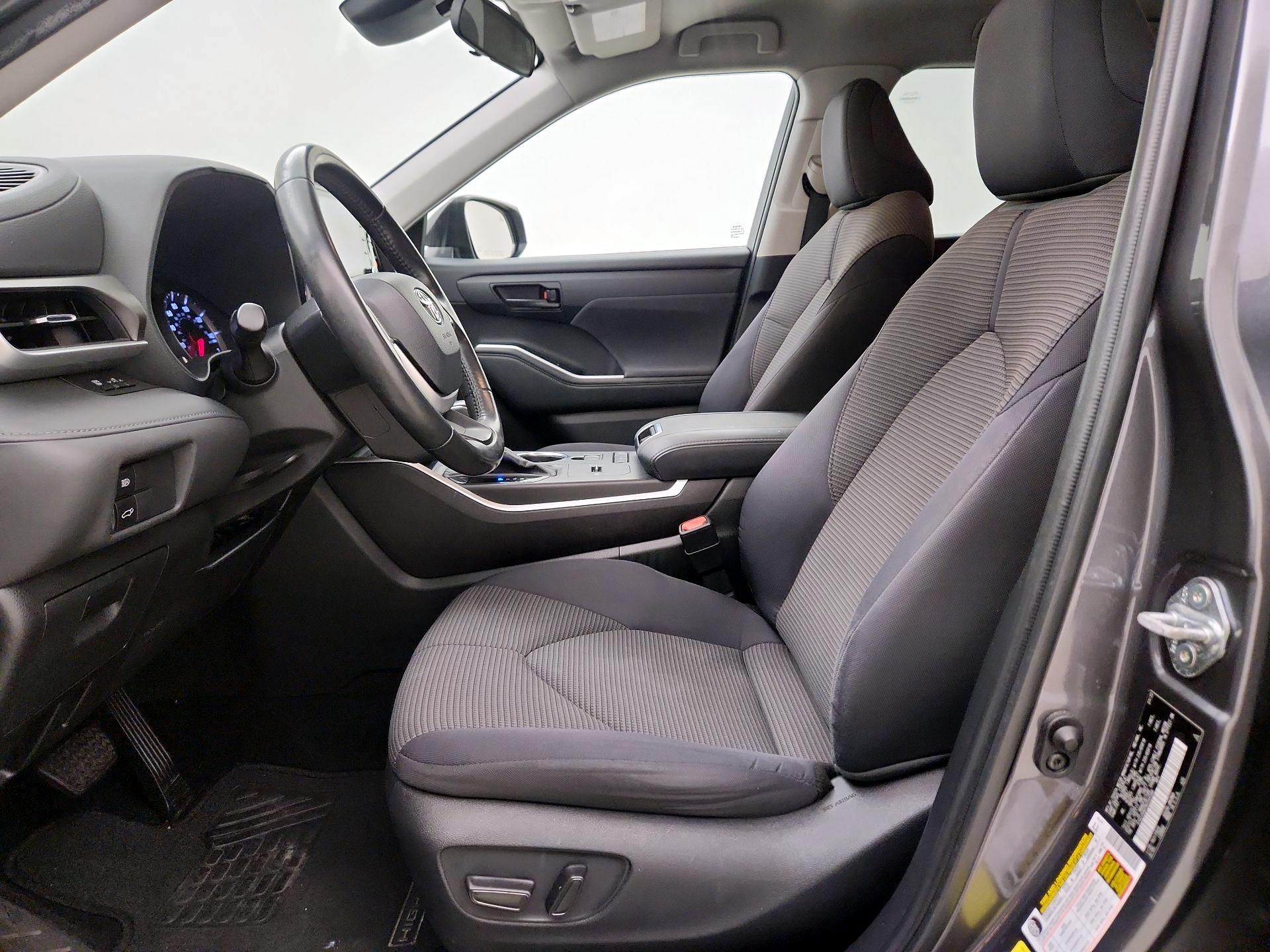 Thumbnail: 2022 Toyota Highlander - 11