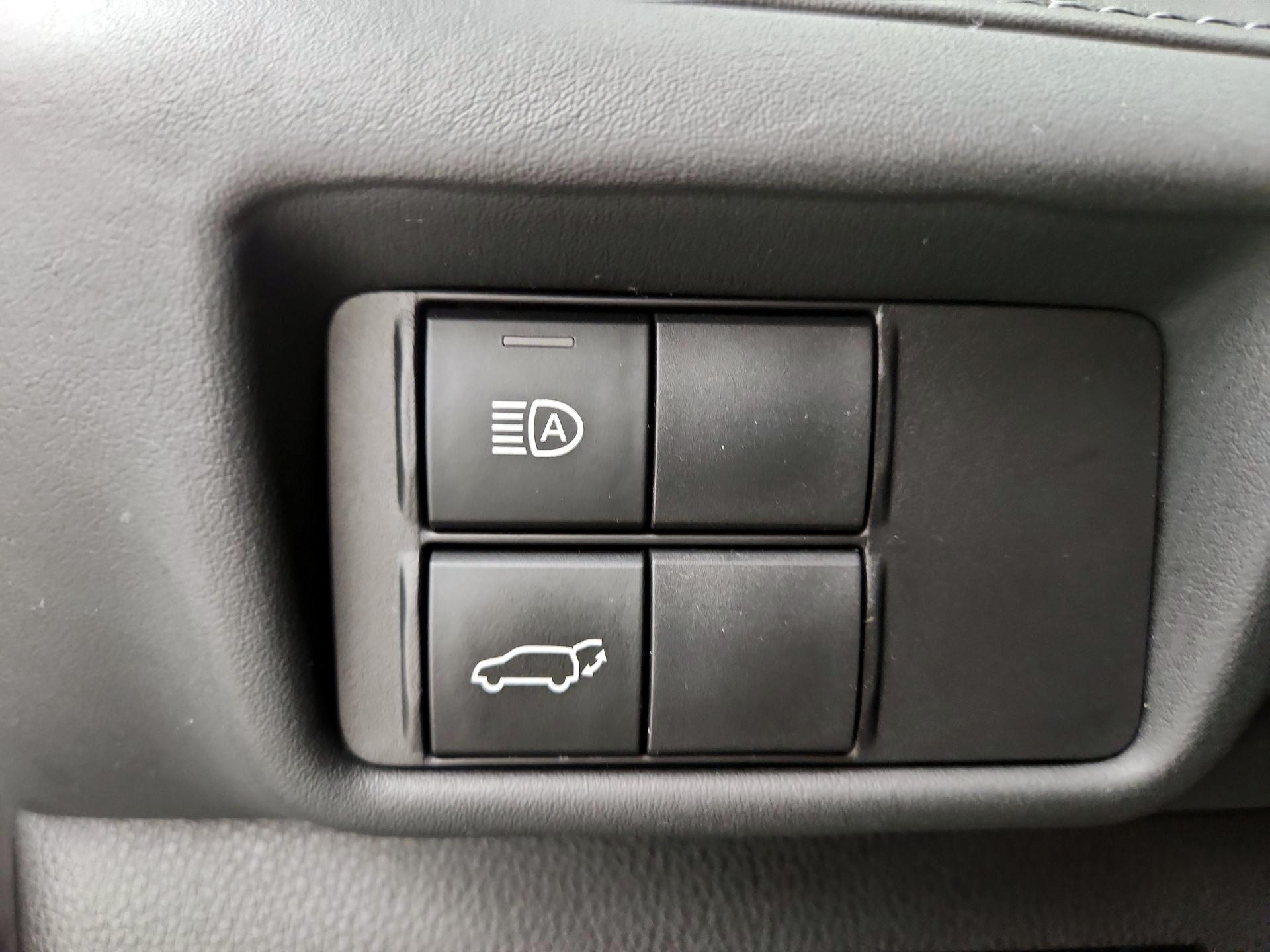 Thumbnail: 2022 Toyota Highlander - 13