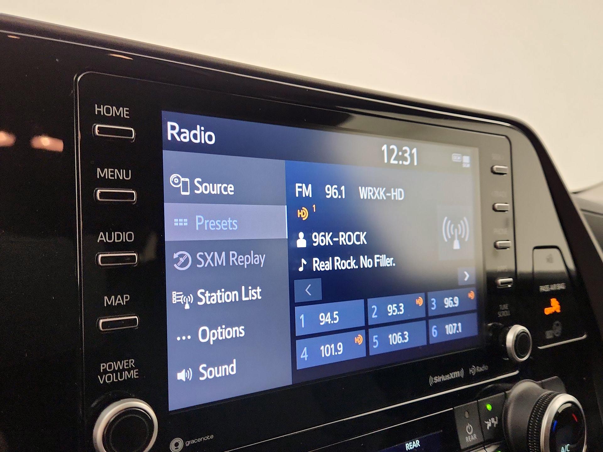 Thumbnail: 2022 Toyota Highlander - 15