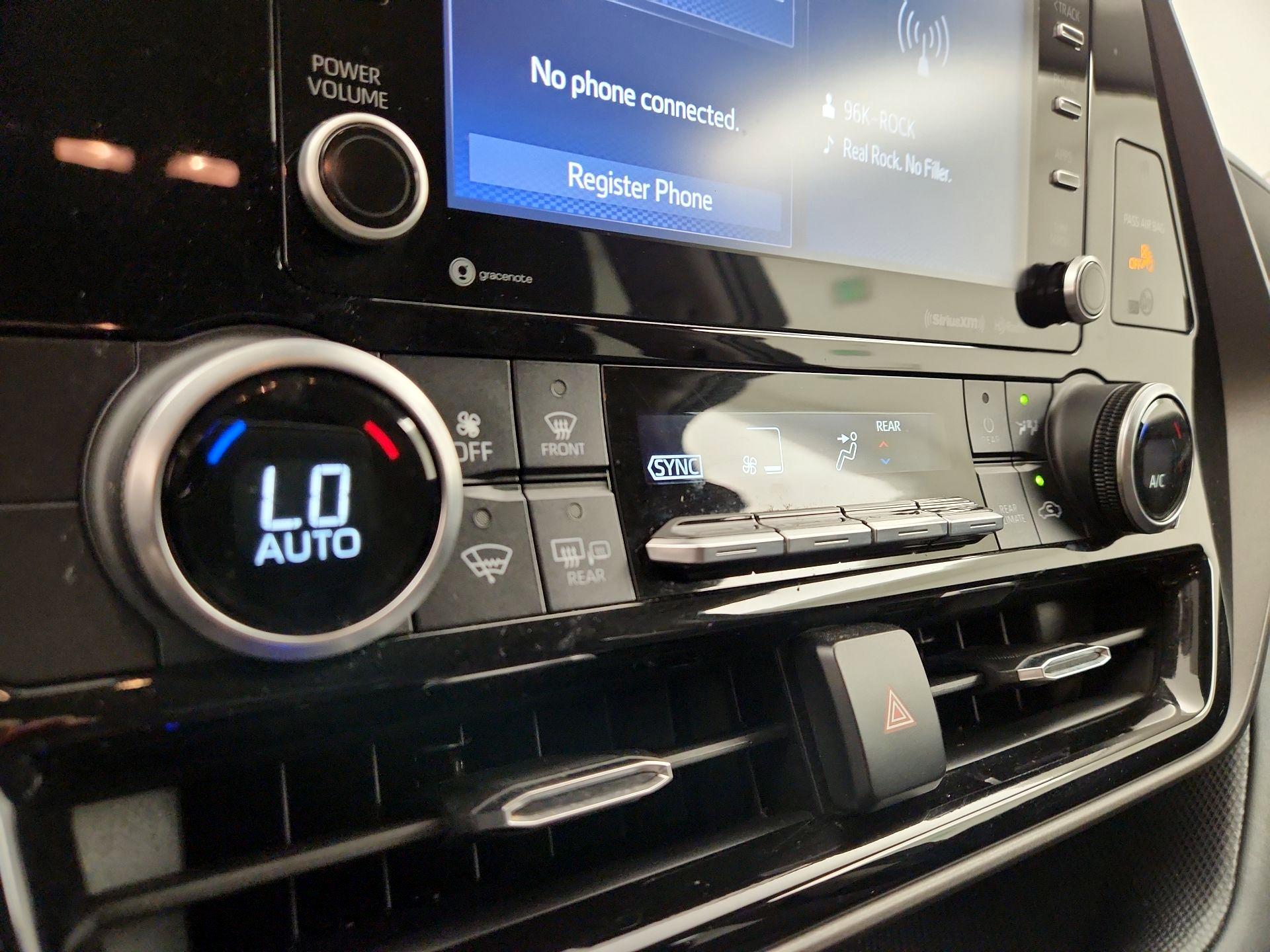 Thumbnail: 2022 Toyota Highlander - 16