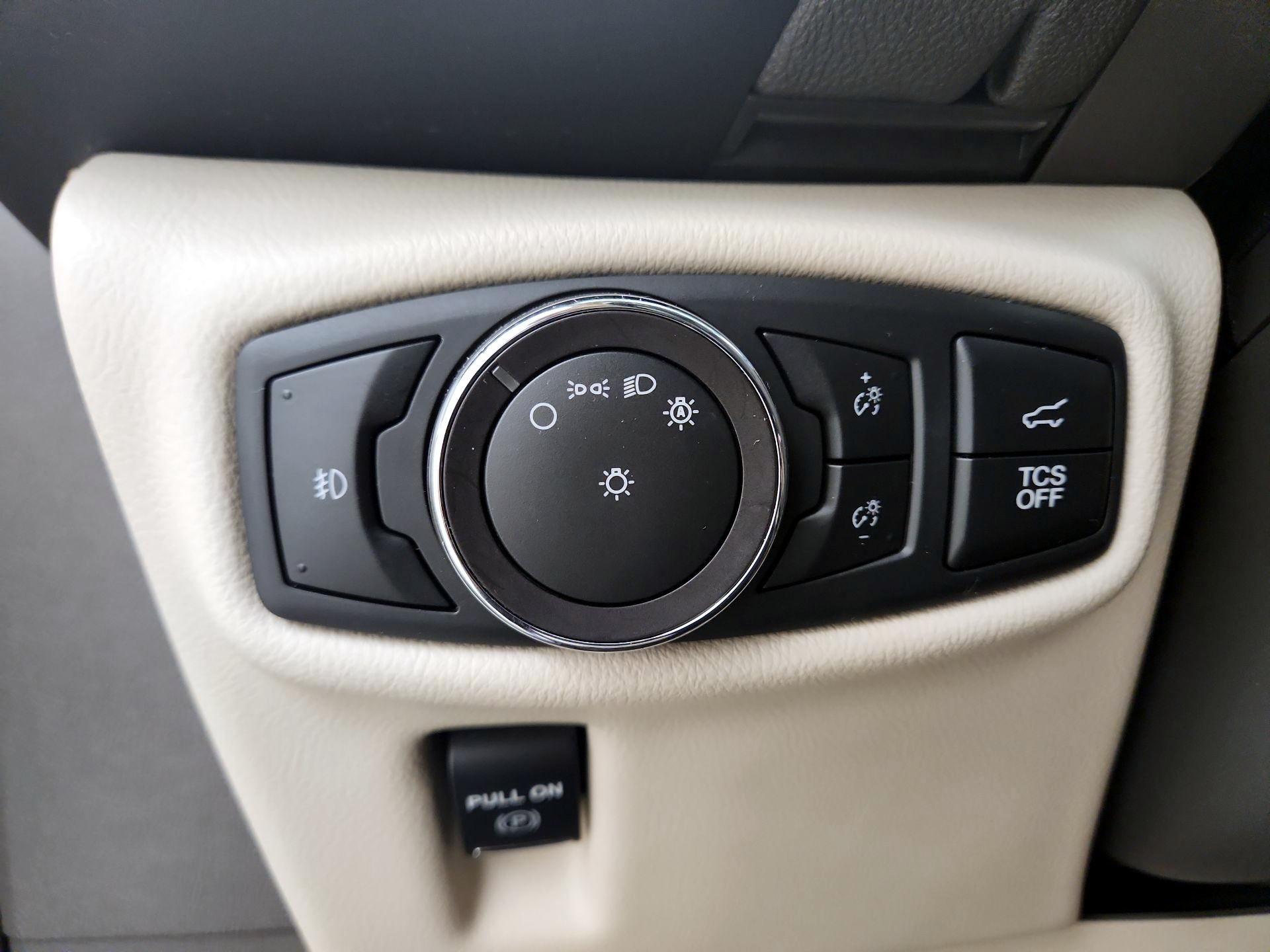 Thumbnail: 2020 Lincoln Nautilus - 13