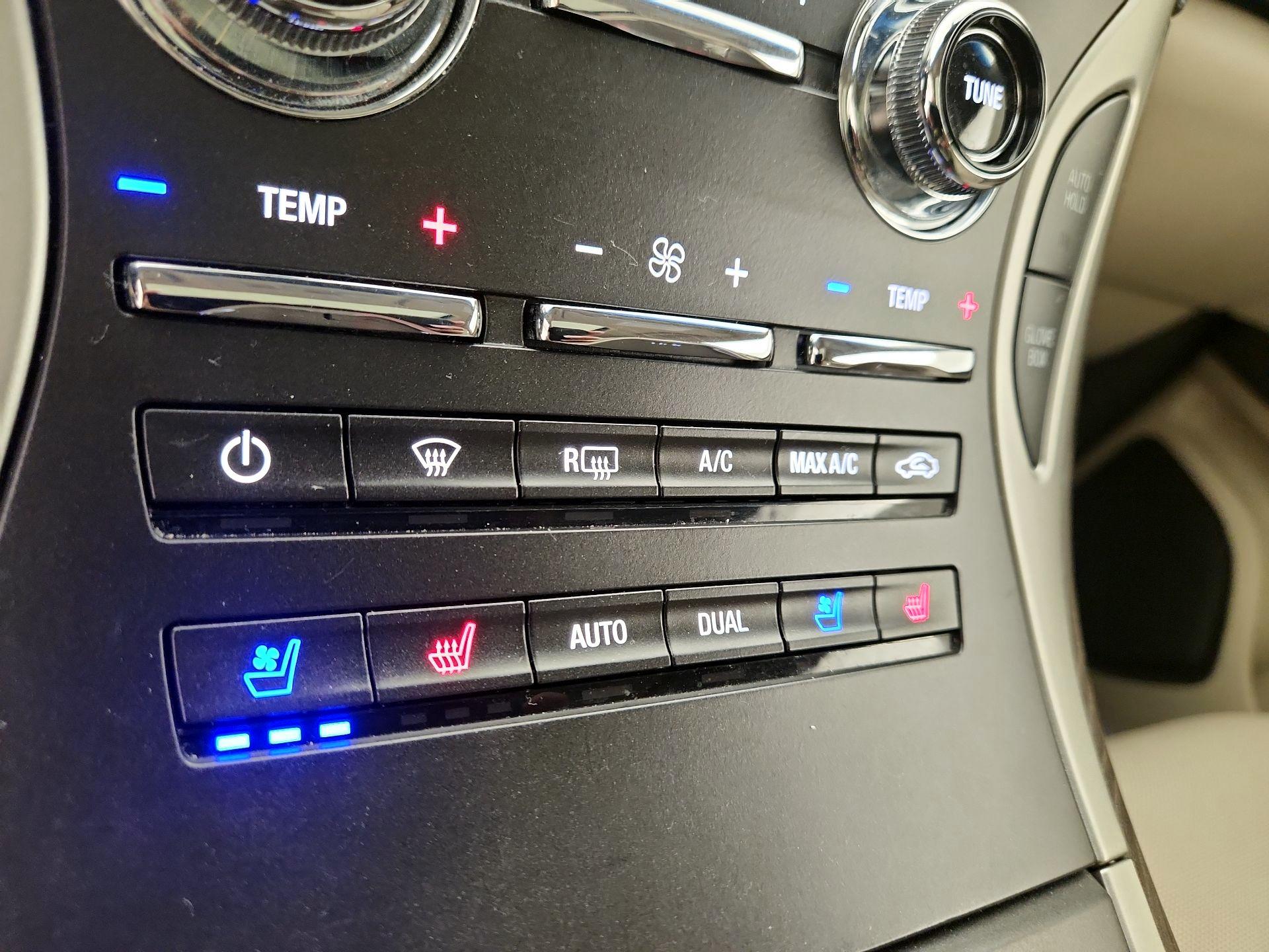 Thumbnail: 2020 Lincoln Nautilus - 17