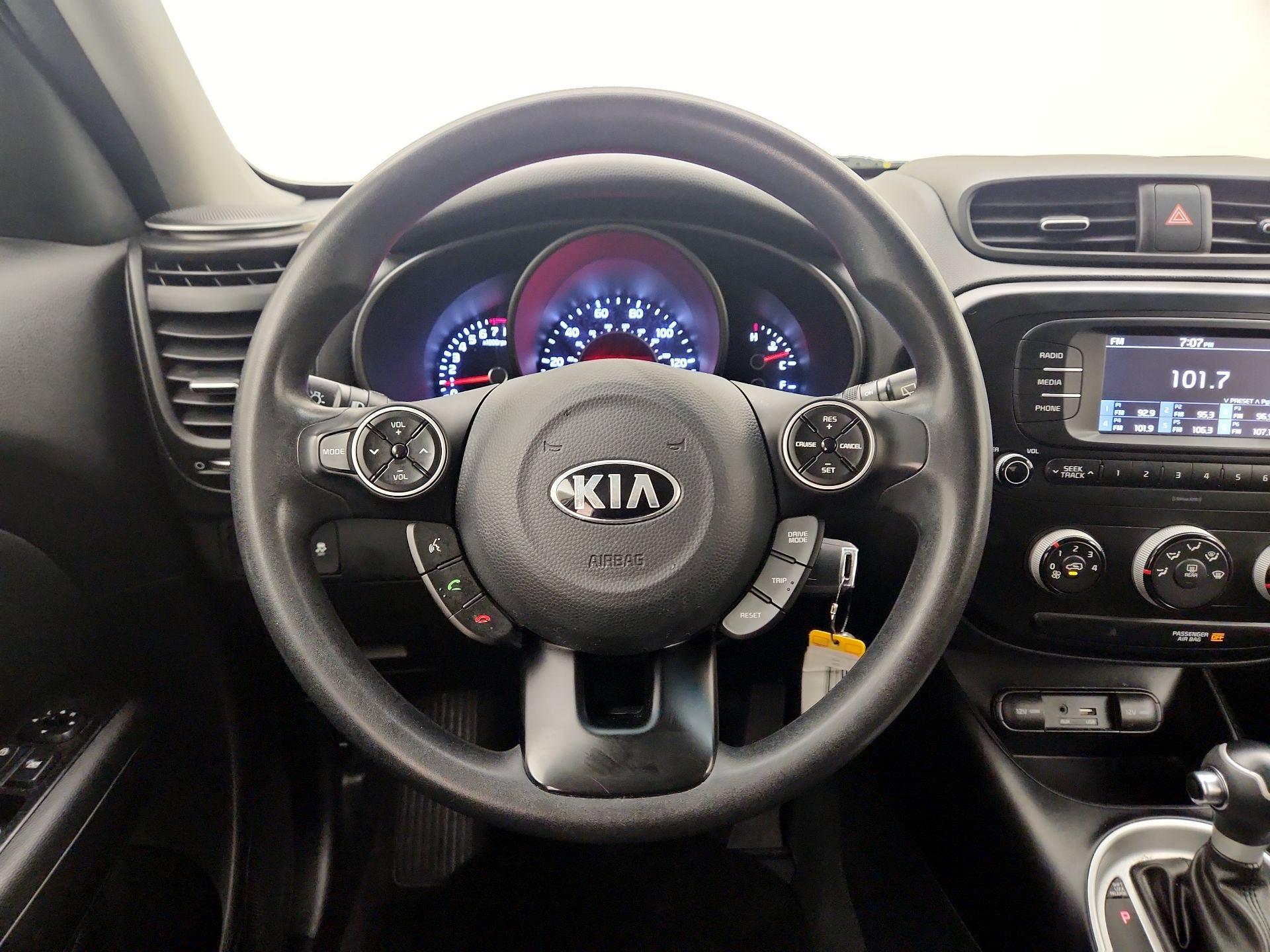 Thumbnail: 2017 Kia Soul - 10