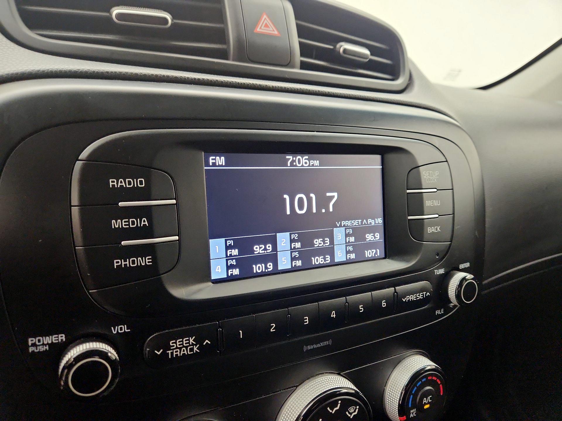 Thumbnail: 2017 Kia Soul - 14