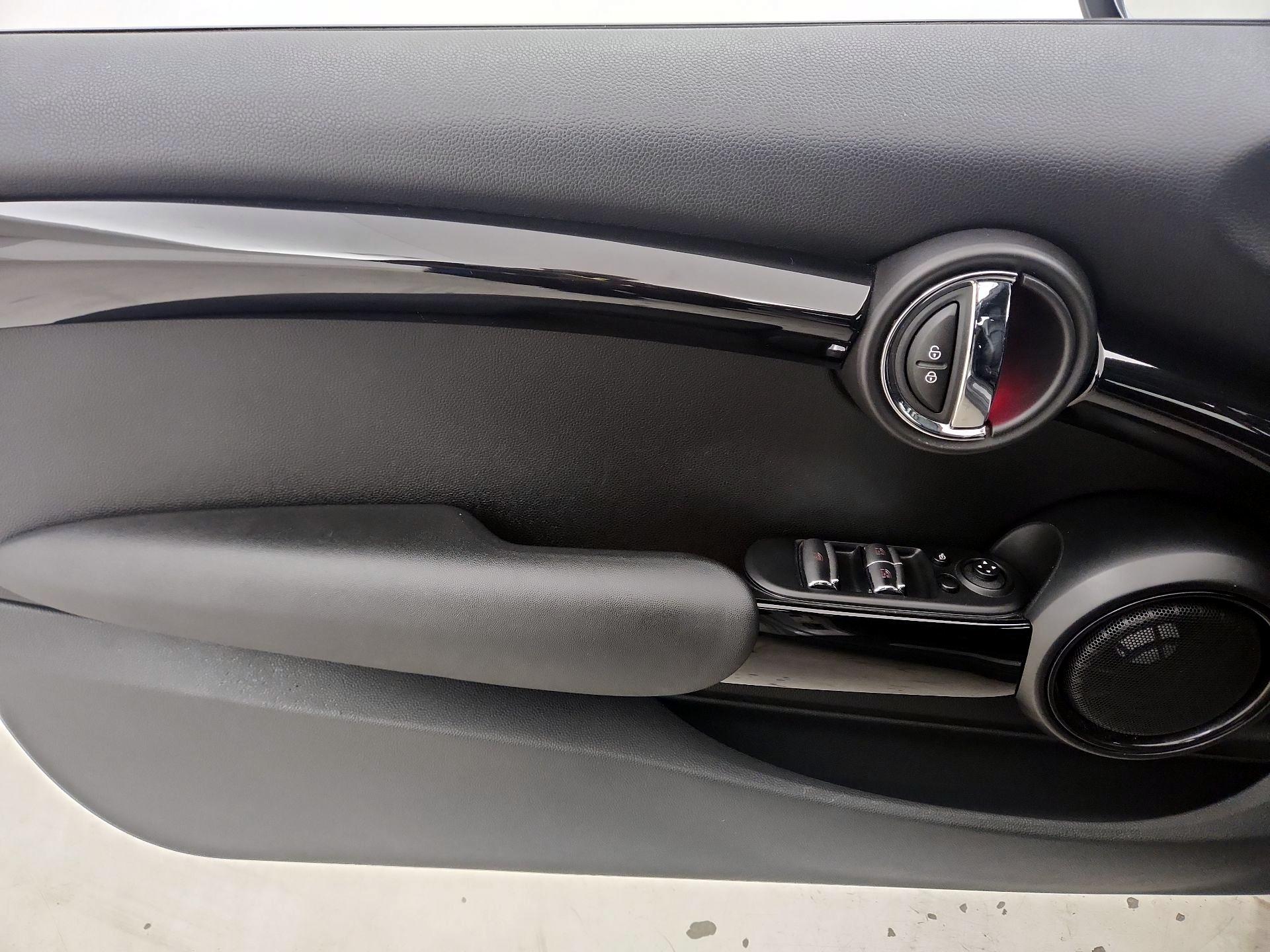 Thumbnail: 2017 MINI Cooper - 12