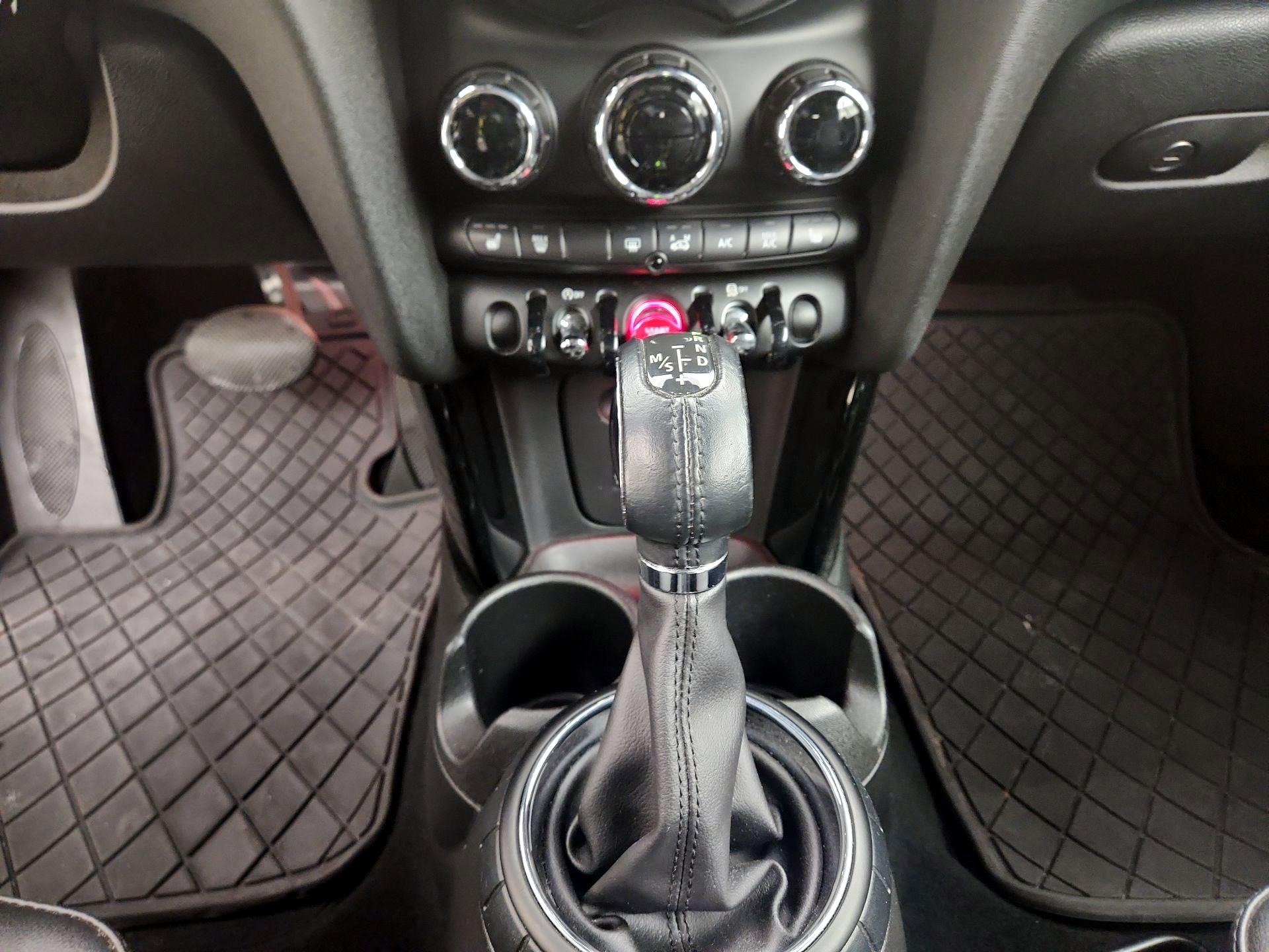 Thumbnail: 2017 MINI Cooper - 16