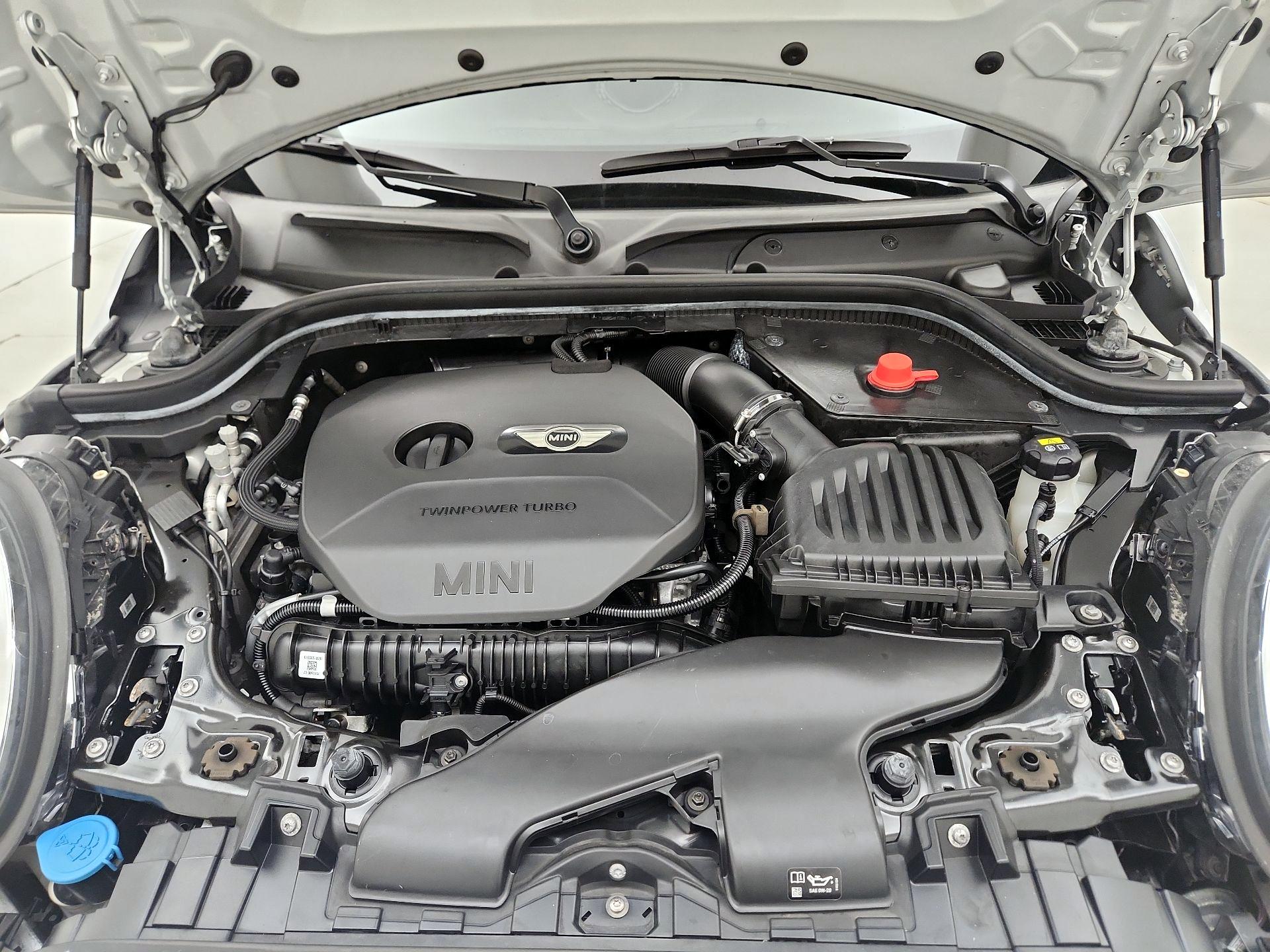 Thumbnail: 2017 MINI Cooper - 19