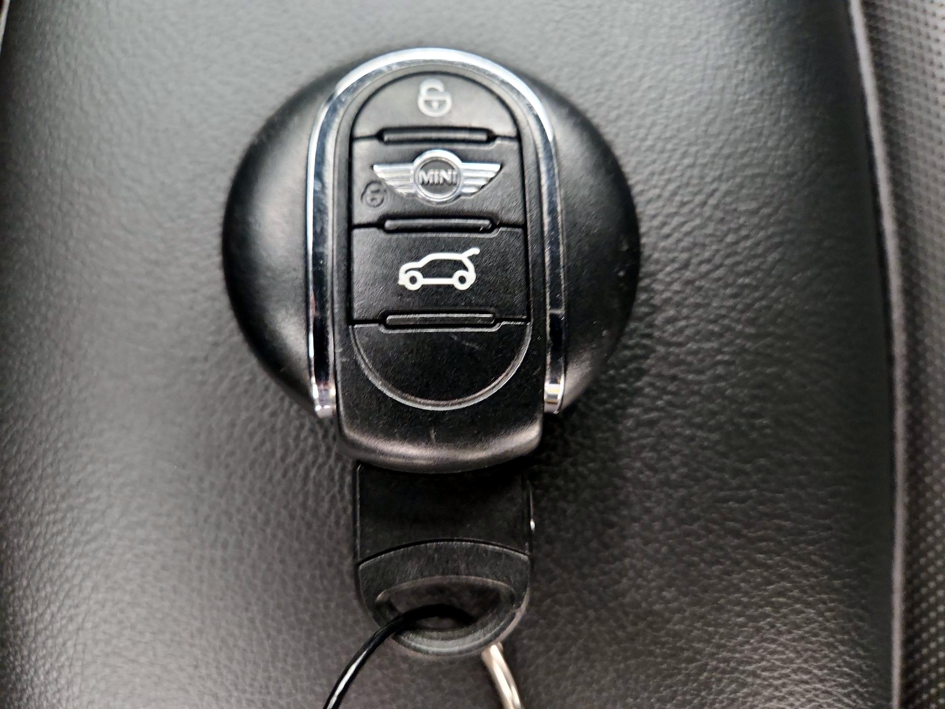 Thumbnail: 2017 MINI Cooper - 20