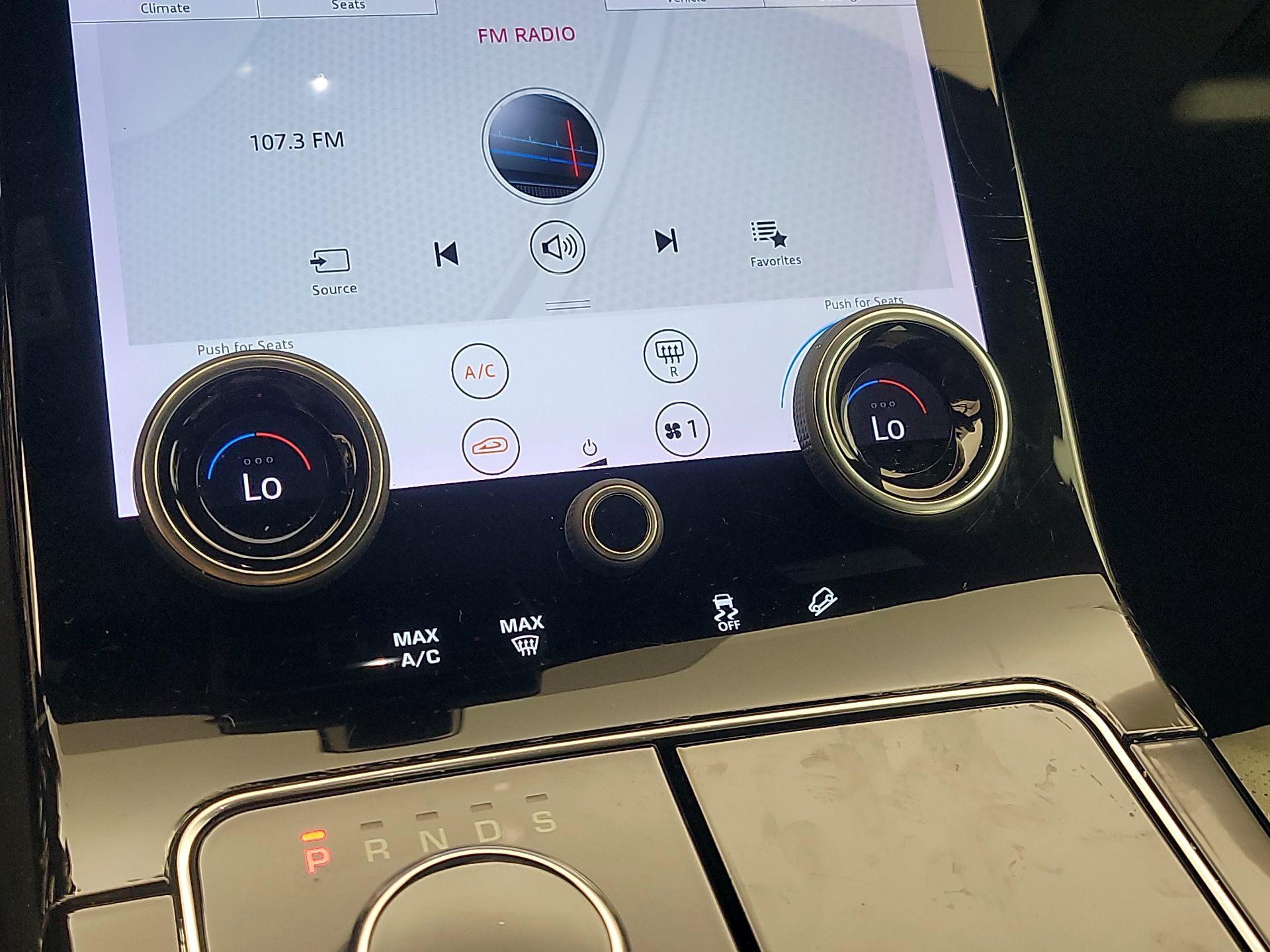 Thumbnail: 2019 Land Rover Range Rover Velar - 16
