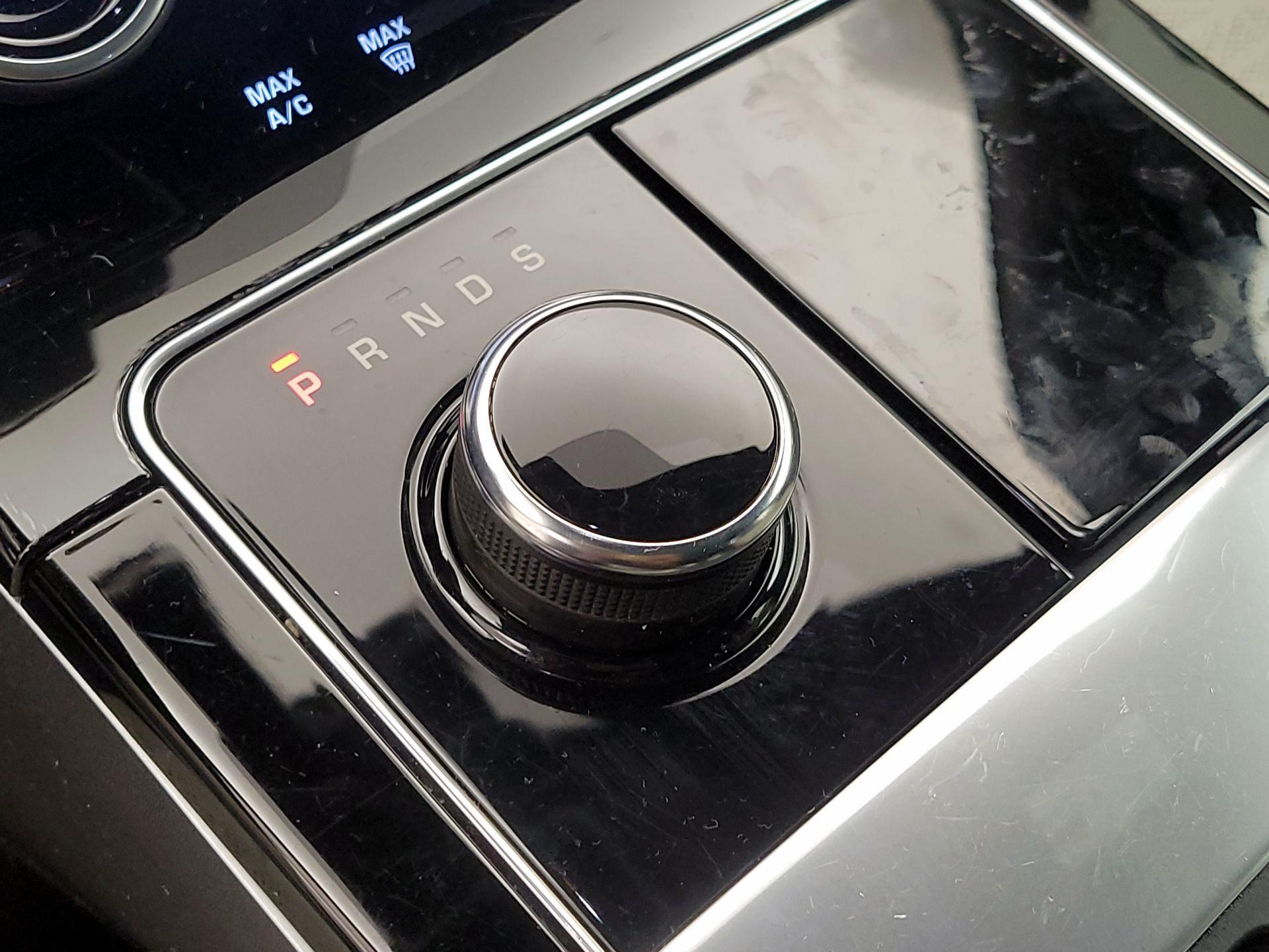 Thumbnail: 2019 Land Rover Range Rover Velar - 17