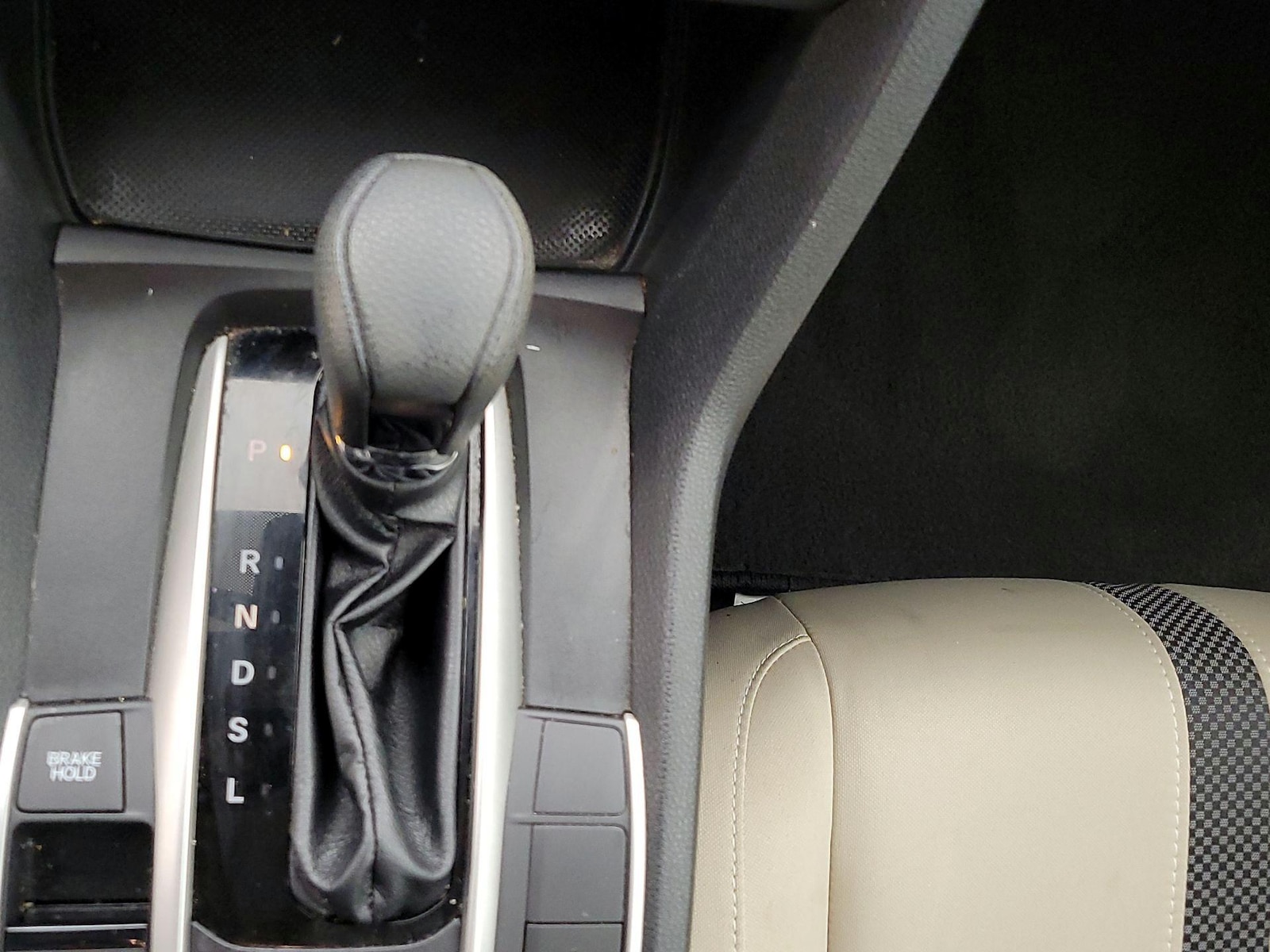 2019 Honda Civic LX - Photo 18