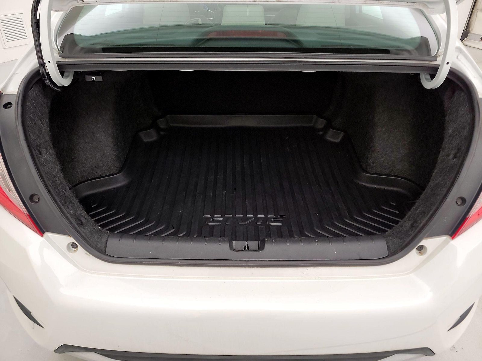2019 Honda Civic LX - Photo 20