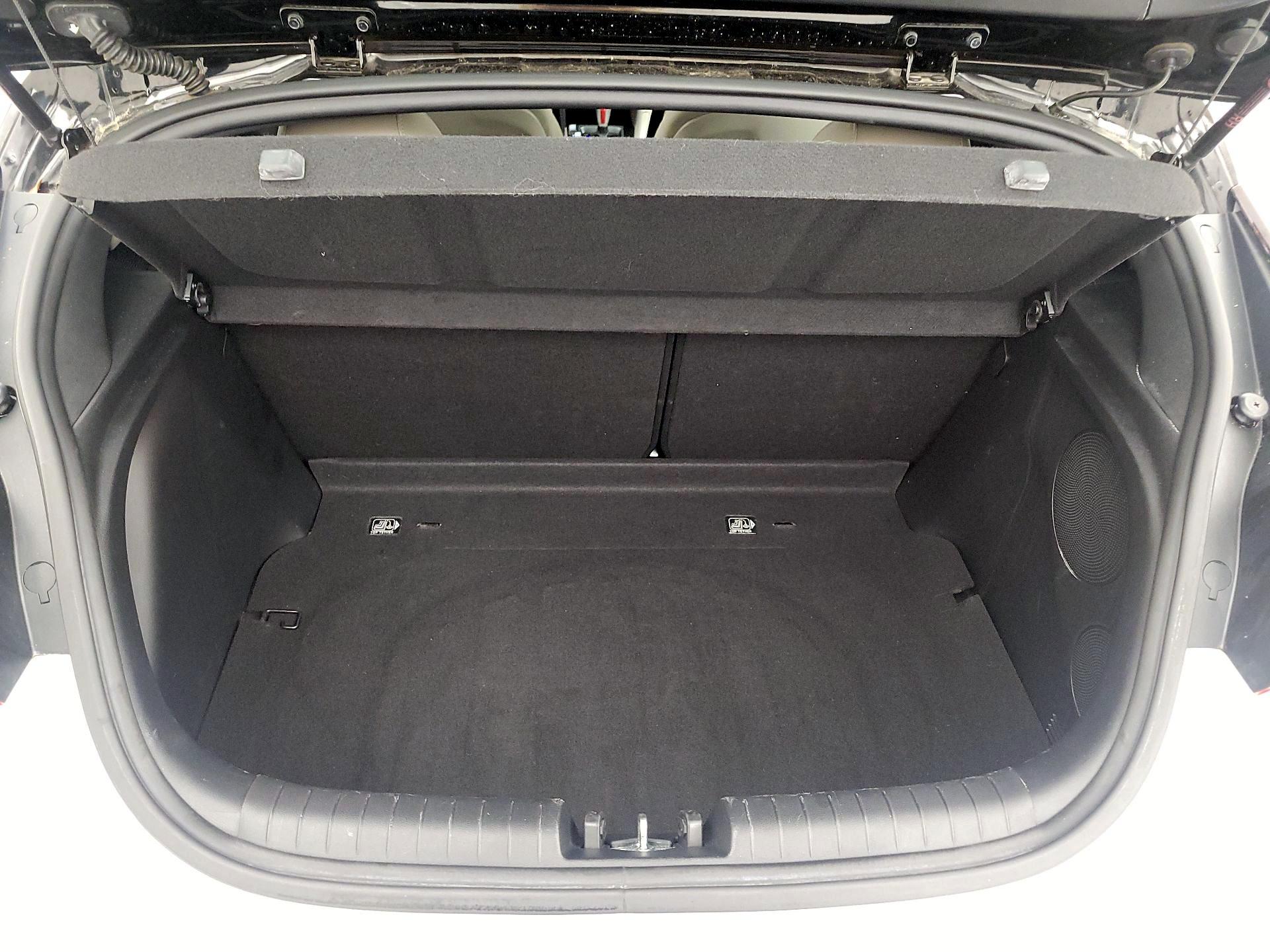 Thumbnail: 2020 Hyundai Veloster - 20