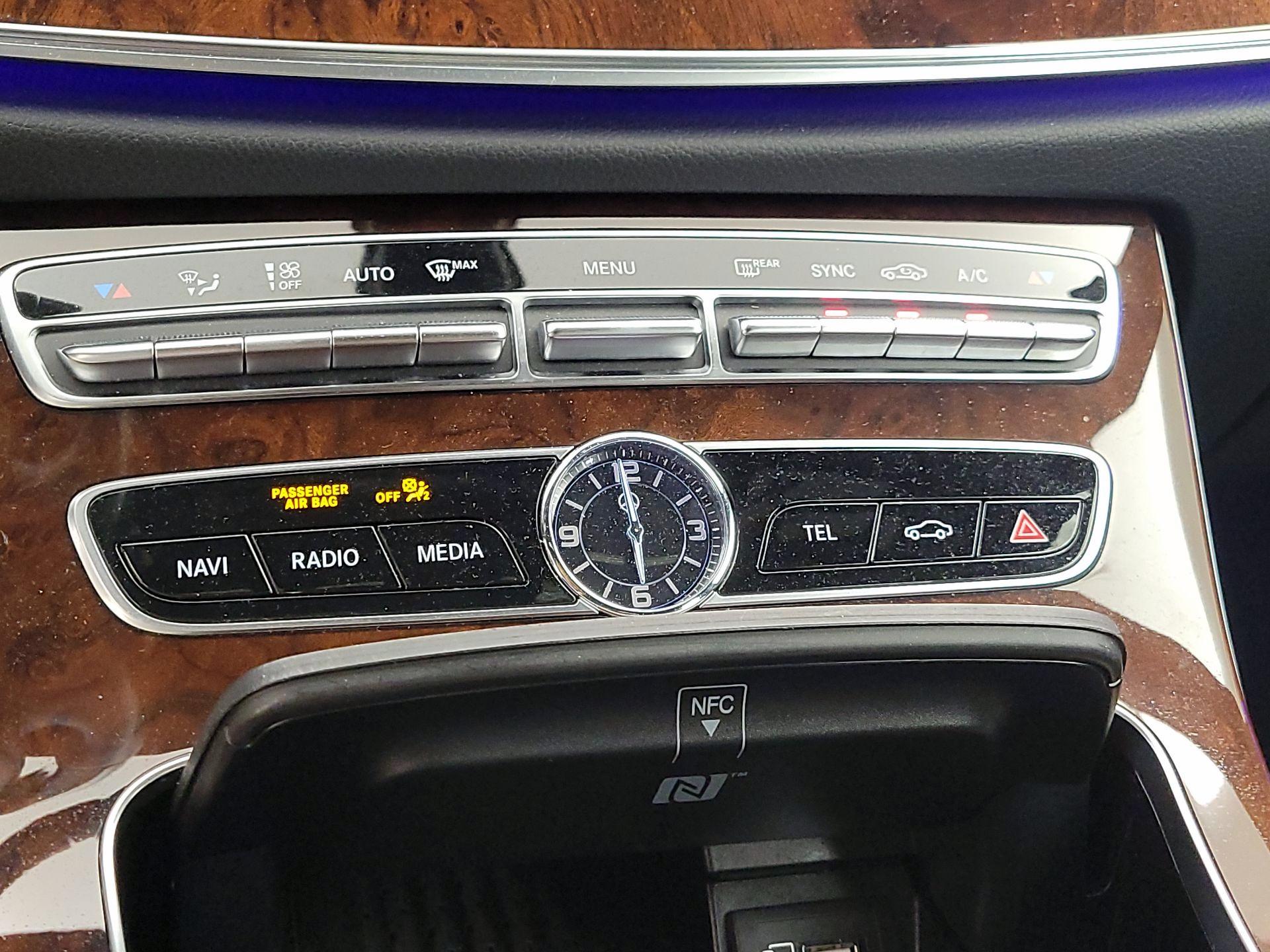 Thumbnail: 2019 Mercedes-Benz E-Class - 16